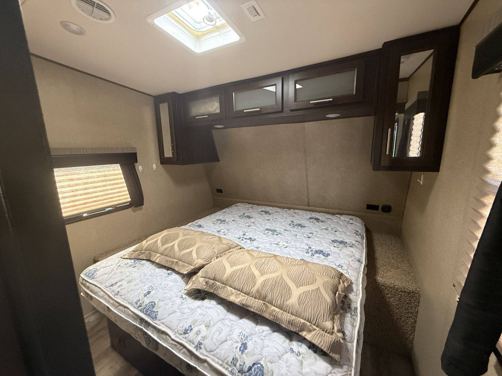 2017 Forest River RV 2017 Forest River RV XLR Nitro - thumbnail 16