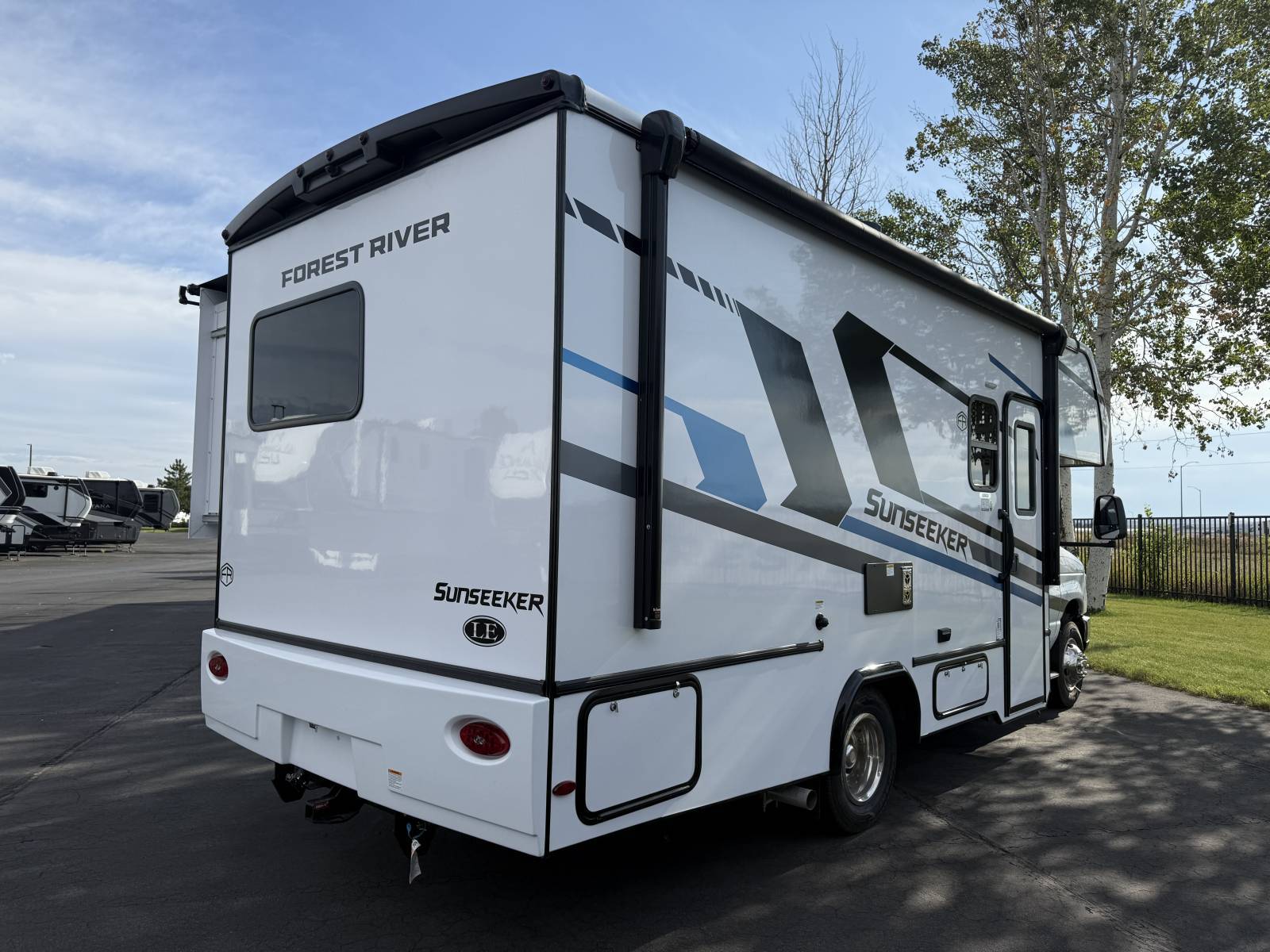 2026 Forest River RV 2026 Forest River RV Sunseeker - thumbnail 4