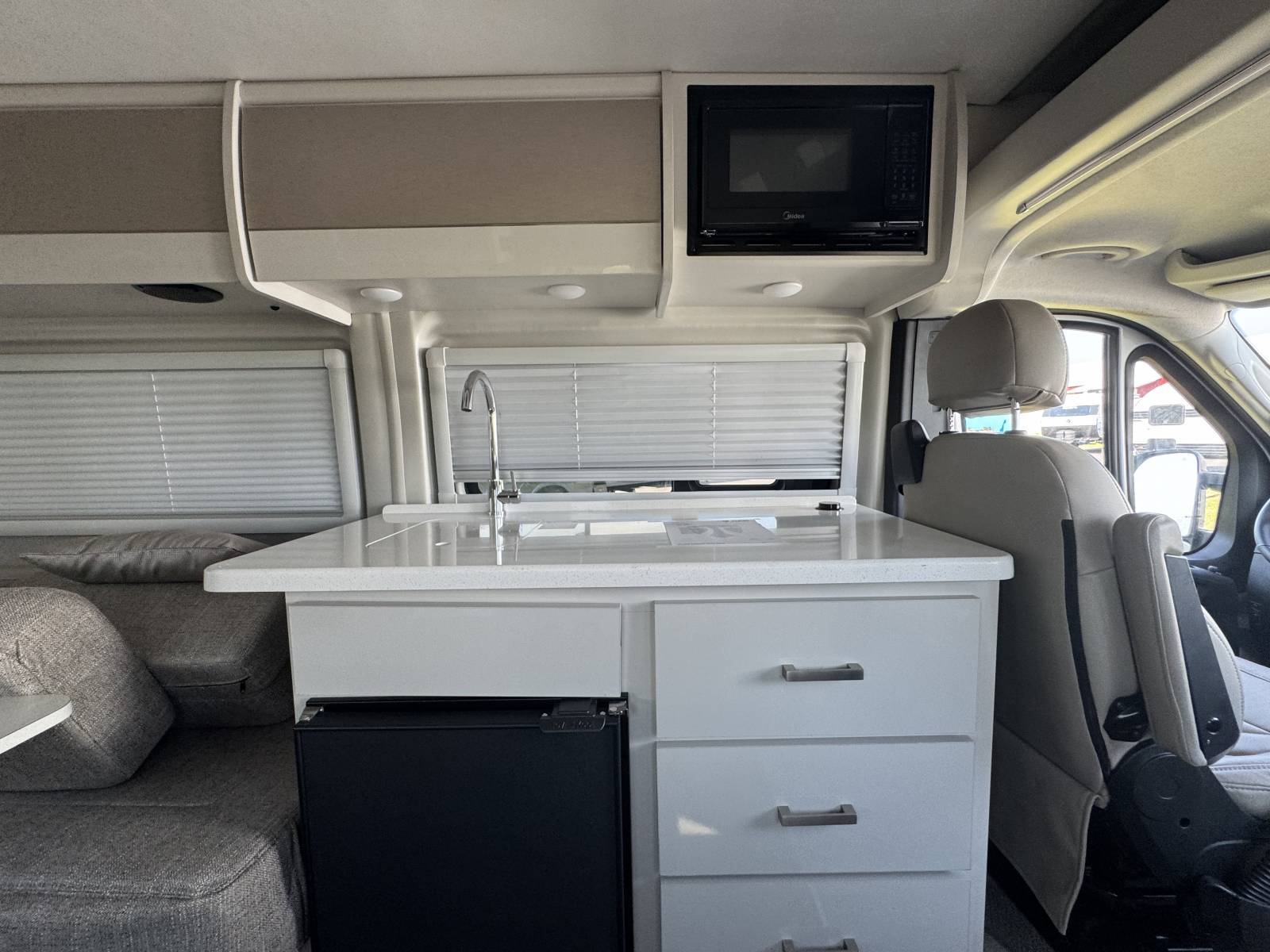 2026 Thor Motor Coach 2026 Thor Motor Coach Sequence - thumbnail 8