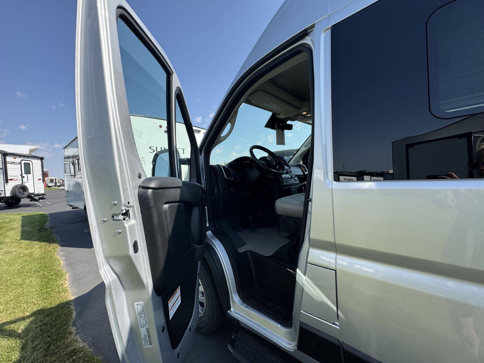 2026 Thor Motor Coach 2026 Thor Motor Coach Sequence - thumbnail 11