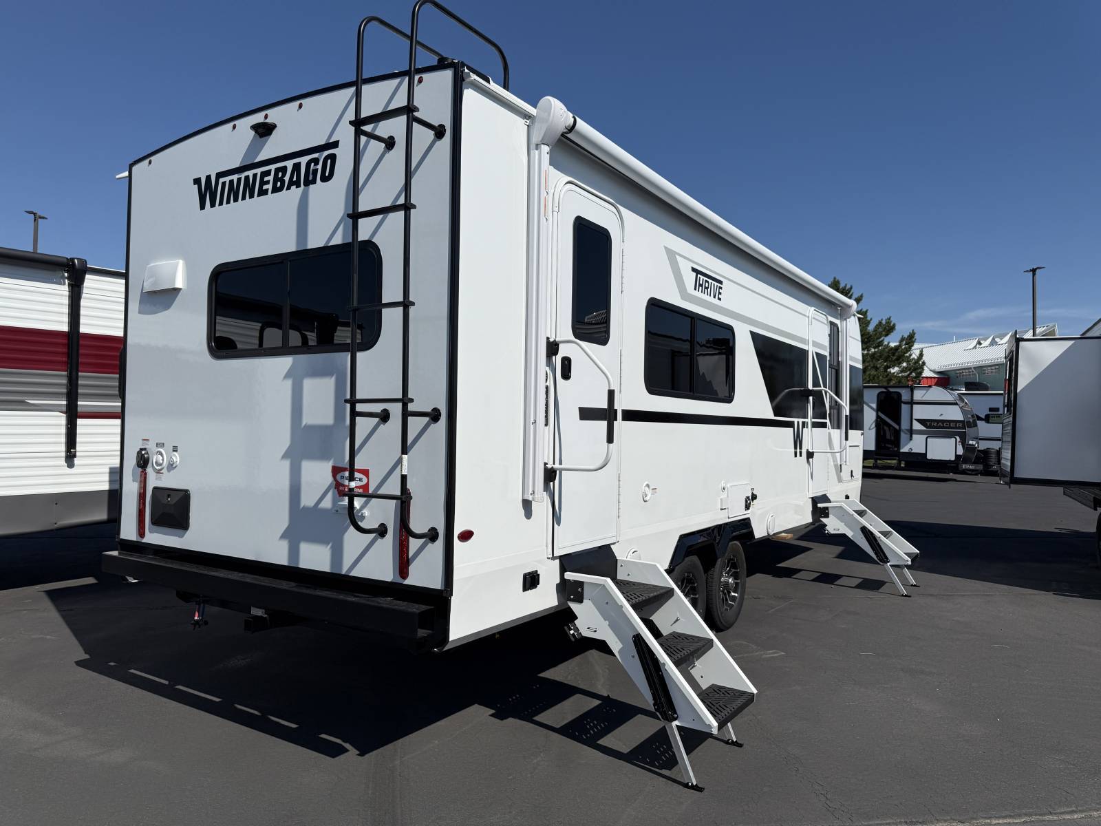 2026 Winnebago 2026 Winnebago Thrive - thumbnail 5