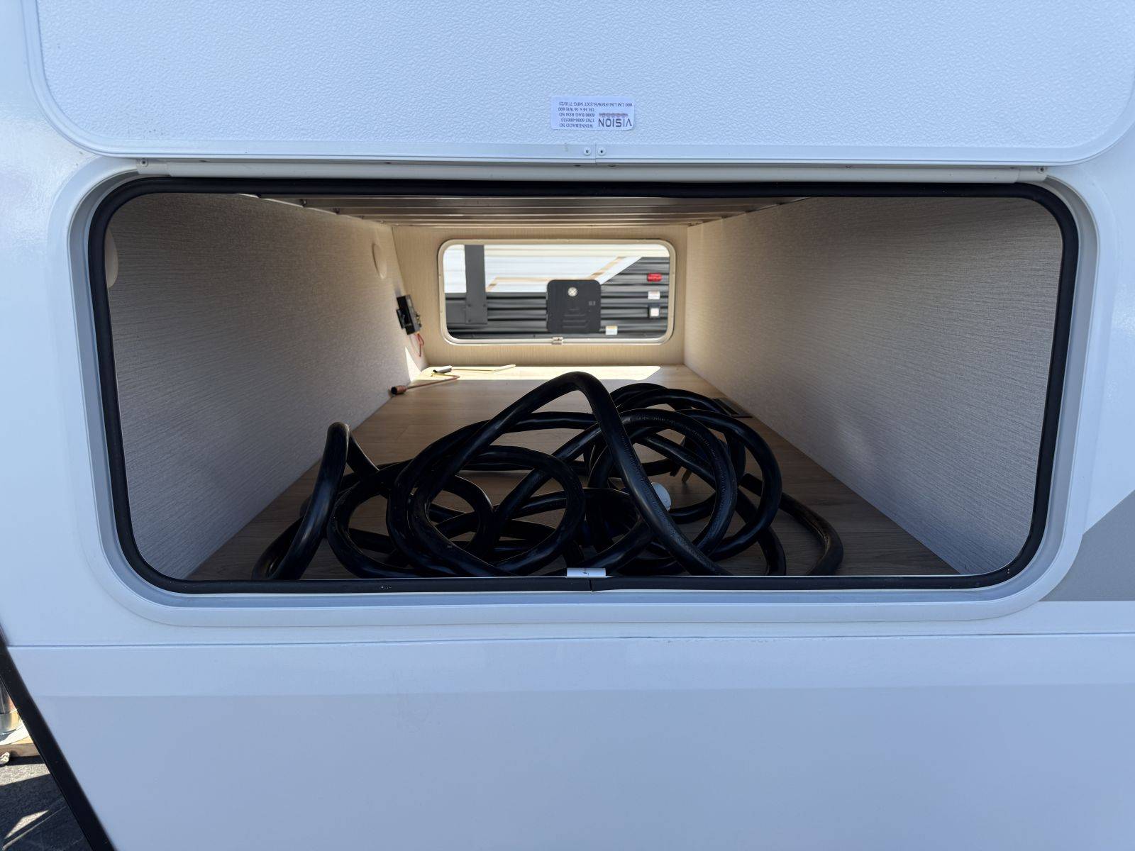 2026 Winnebago 2026 Winnebago Thrive - thumbnail 8