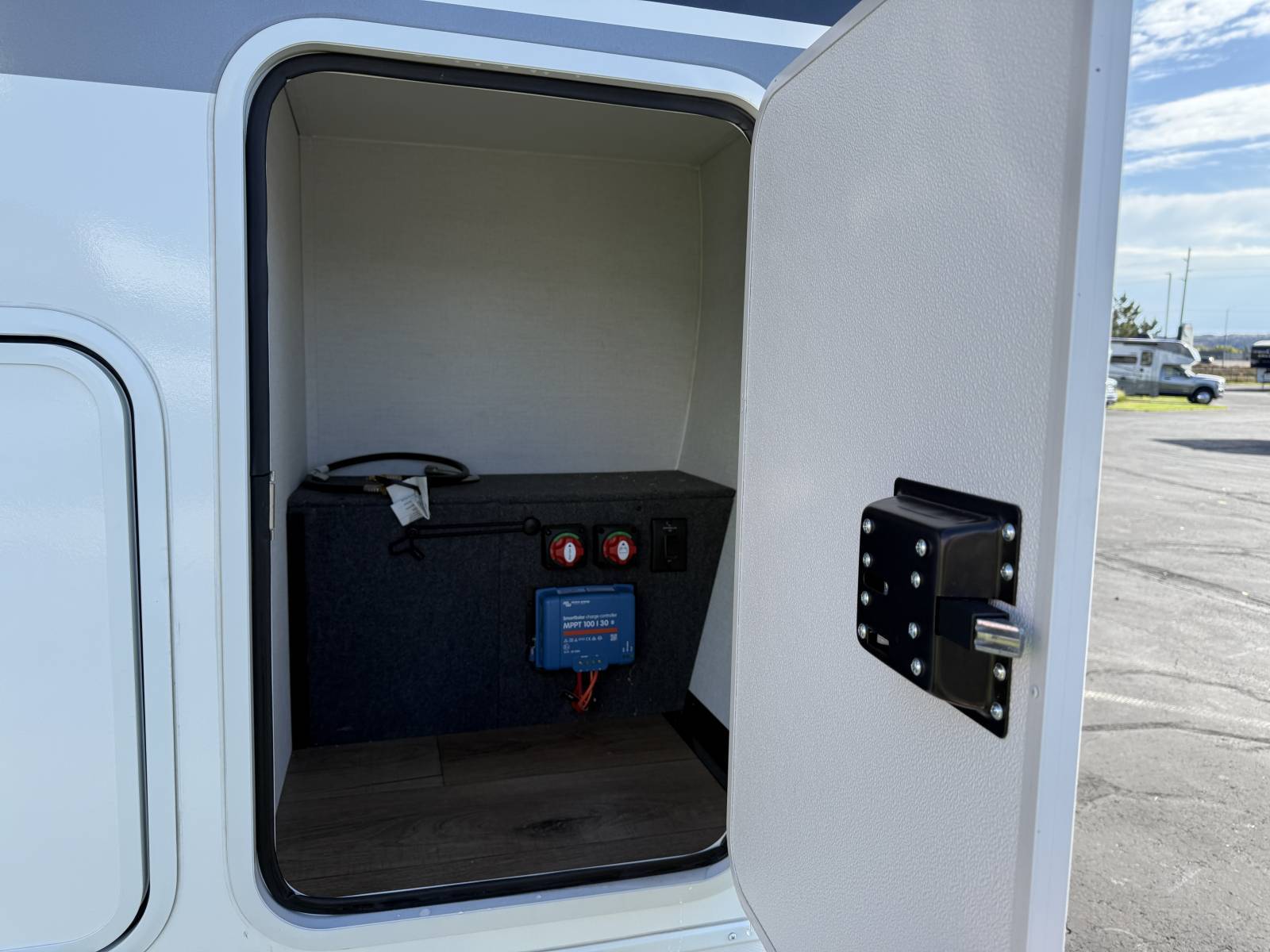 2026 Alliance RV 2026 Alliance RV Valor - thumbnail 6