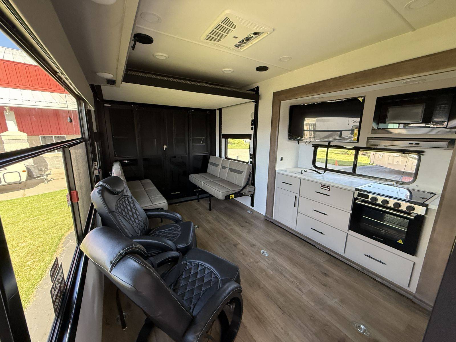 2026 Alliance RV 2026 Alliance RV Valor - thumbnail 12