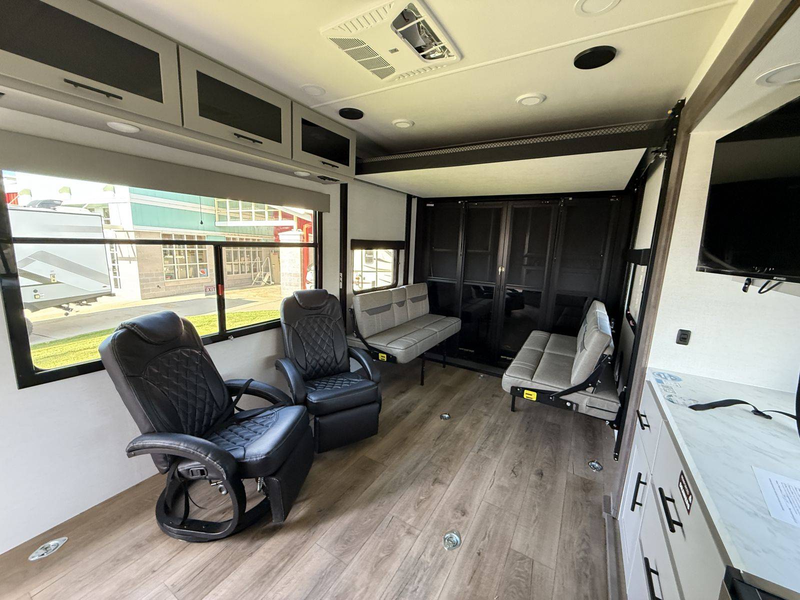 2026 Alliance RV 2026 Alliance RV Valor - thumbnail 13