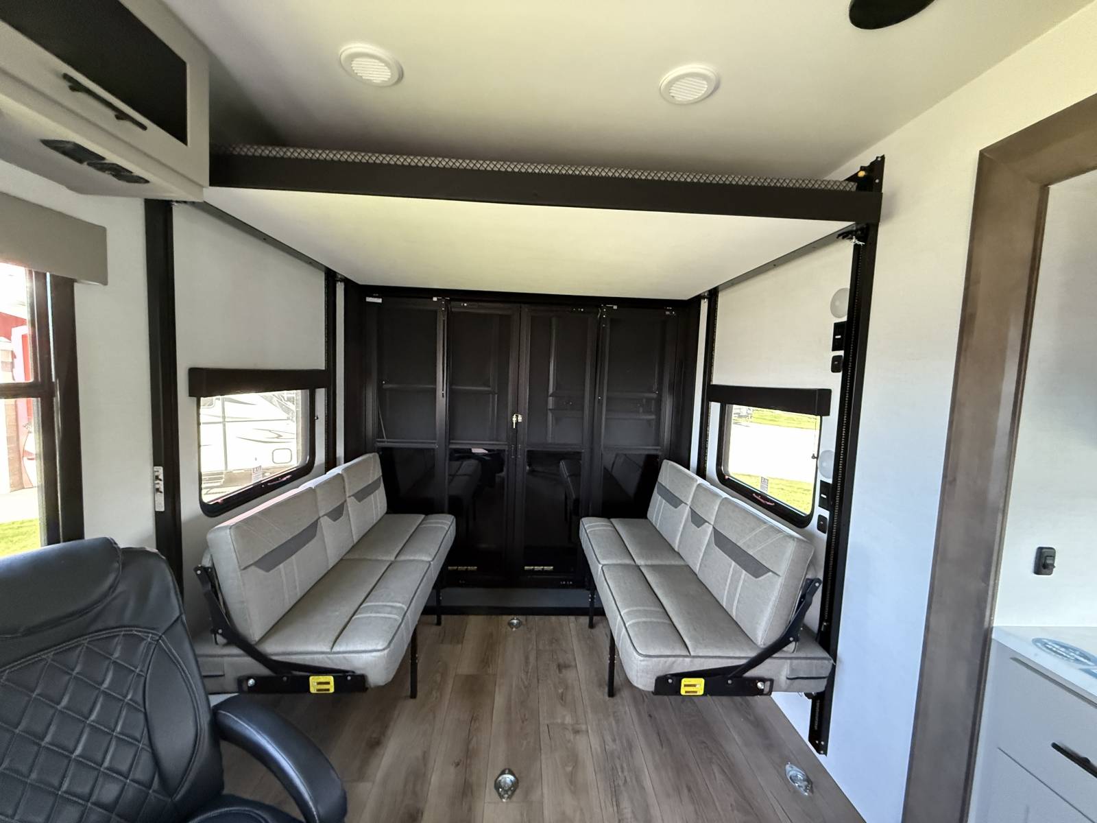 2026 Alliance RV 2026 Alliance RV Valor - thumbnail 15