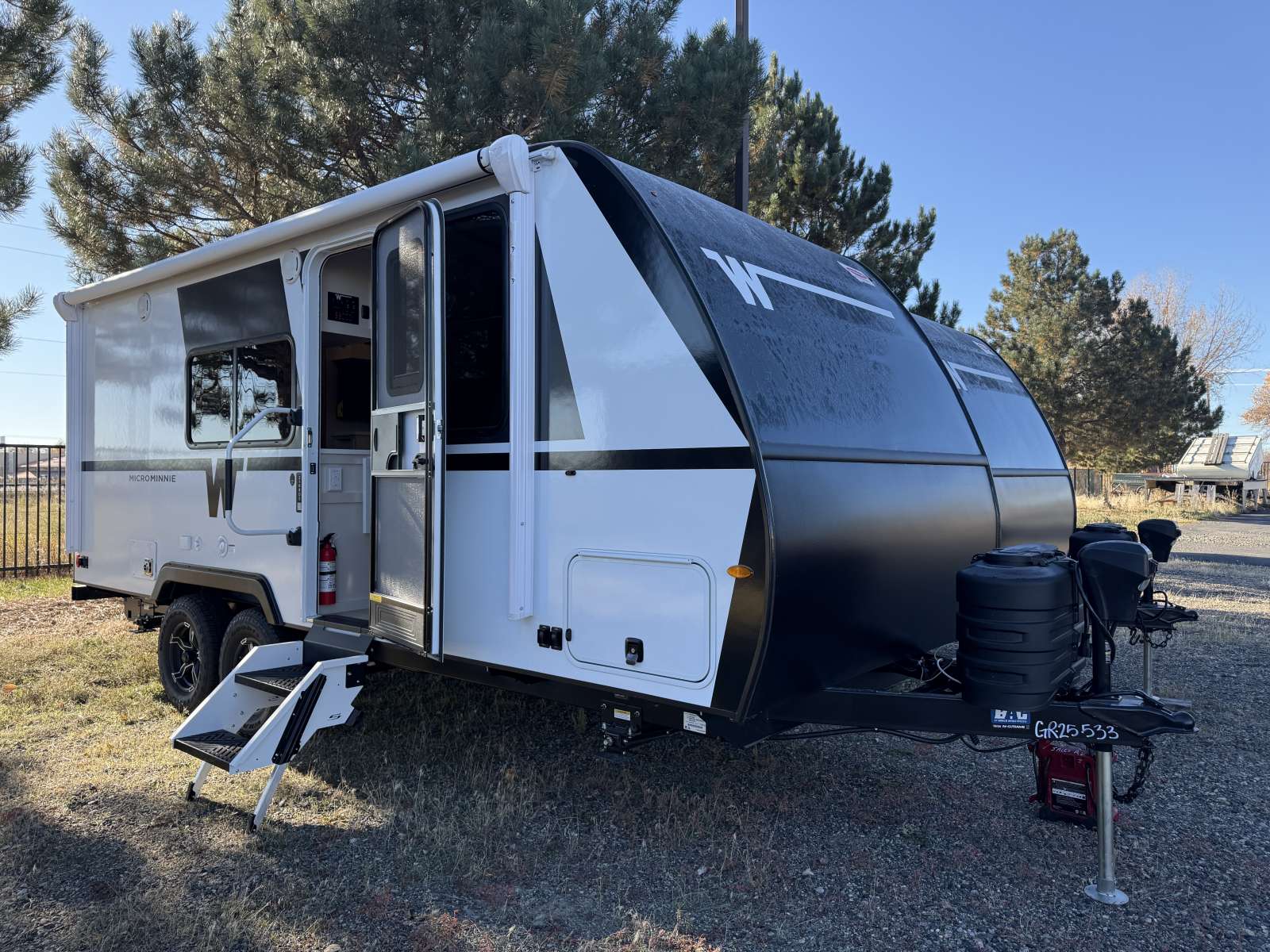 2026 Winnebago 2026 Winnebago Micro Minnie - thumbnail 1
