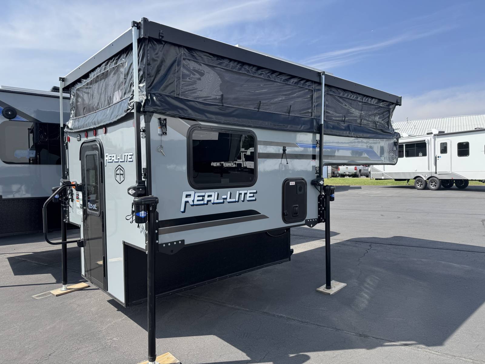 2026 Palomino 2026 Palomino Real Lite - thumbnail 3