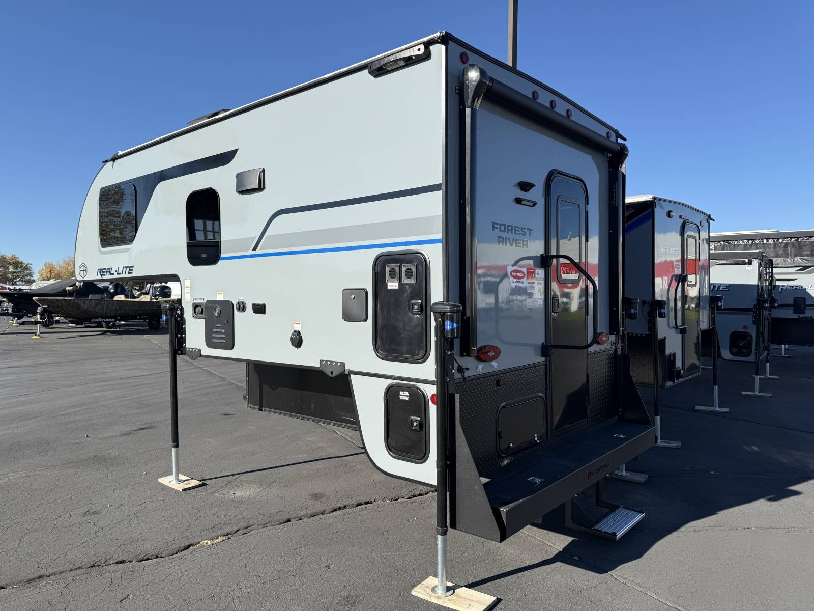 2026 Palomino 2026 Palomino Real Lite - thumbnail 5