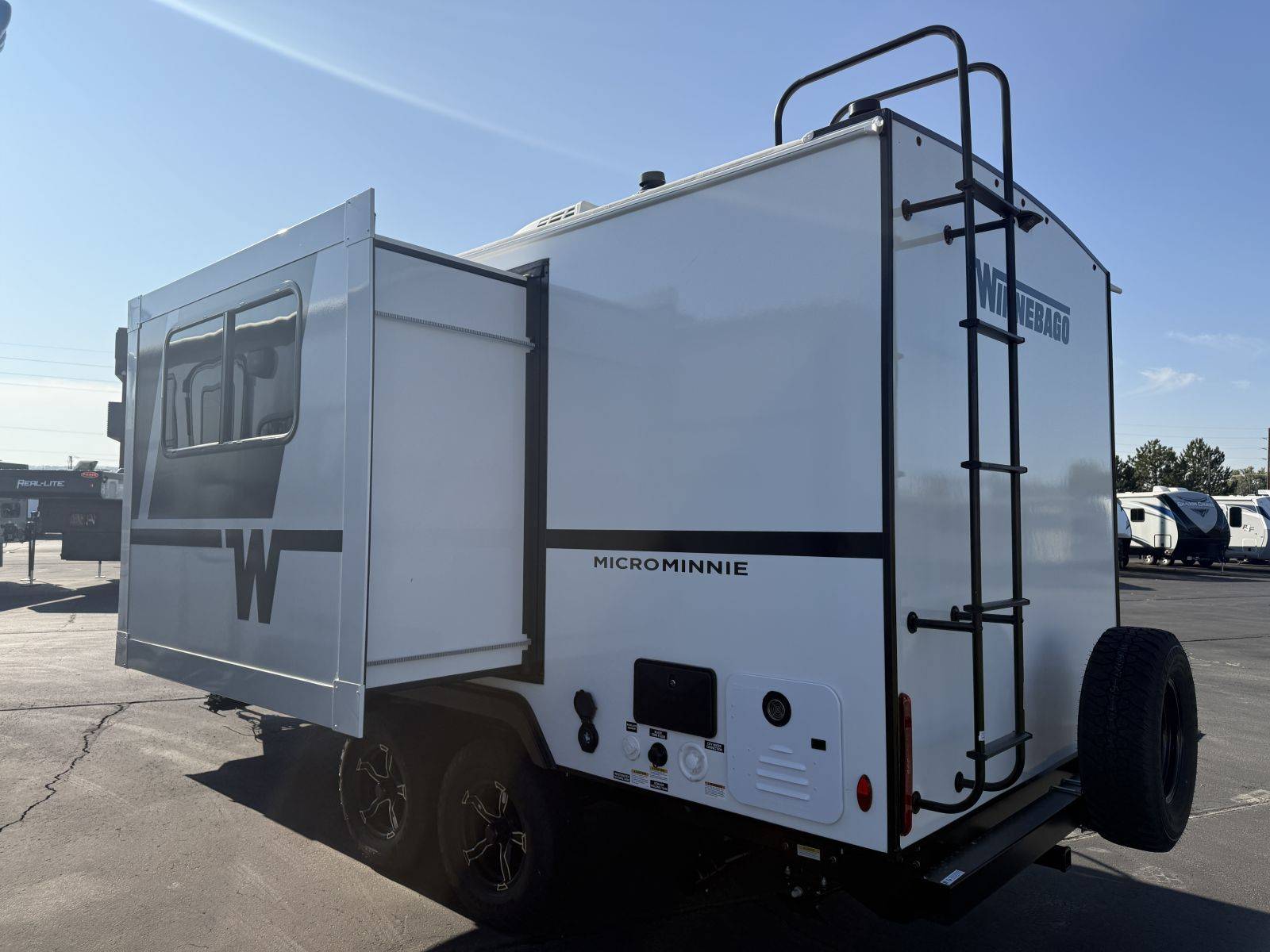 2026 Winnebago 2026 Winnebago Micro Minnie - thumbnail 4