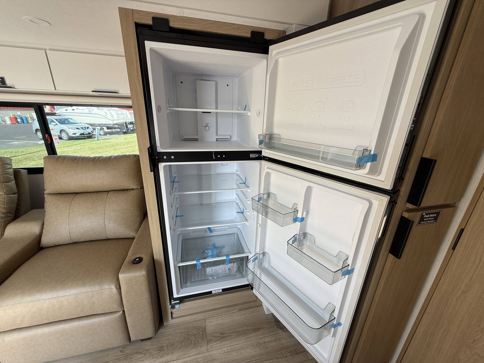 2026 Winnebago 2026 Winnebago Thrive - thumbnail 11