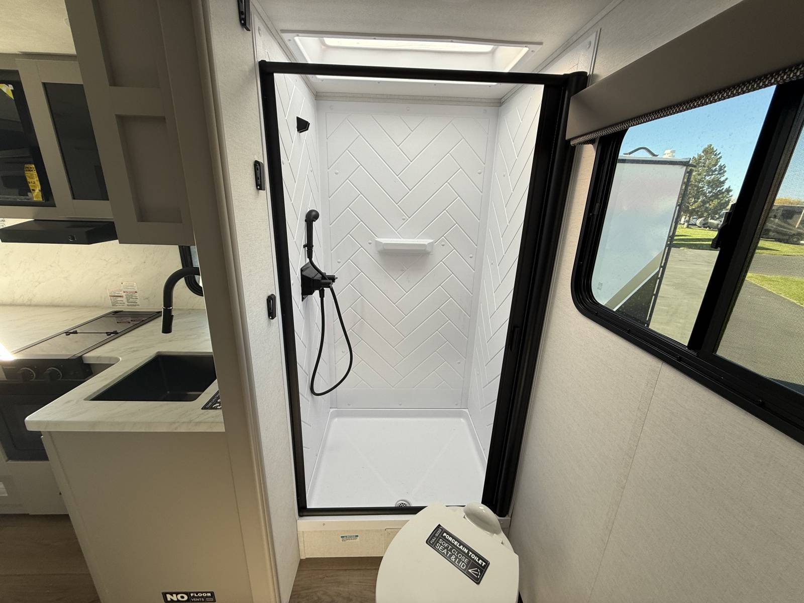 2026 Alliance RV 2026 Alliance RV Delta - thumbnail 14