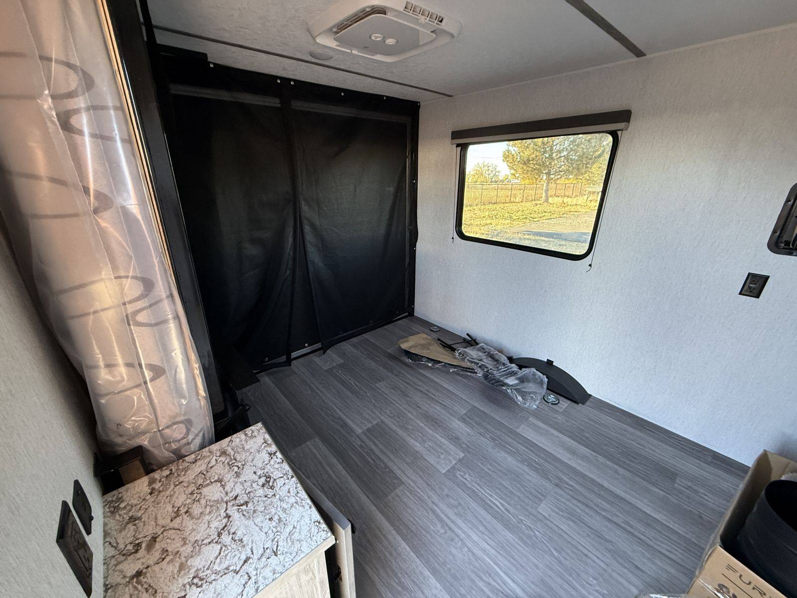 2026 Sunset Park RV 2026 Sunset Park RV Sun Lite Toy Hauler - thumbnail 7