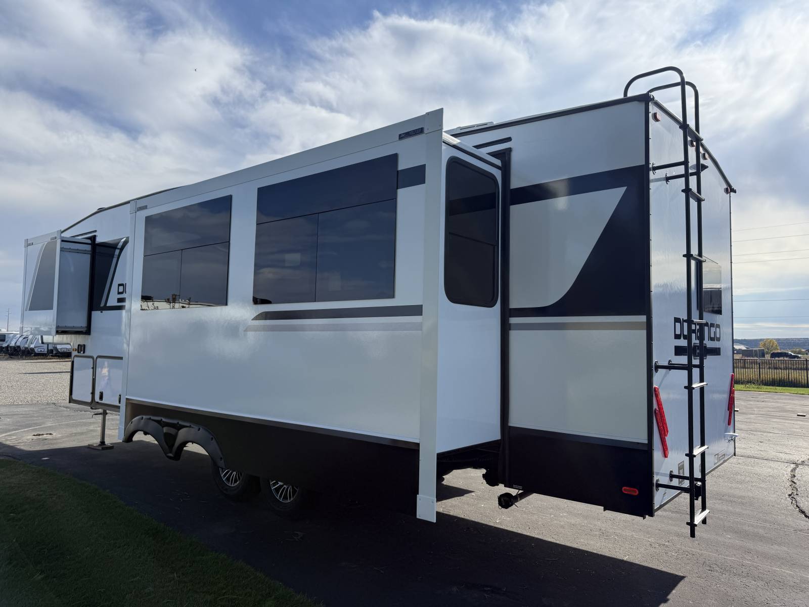 2026 KZ RV 2026 KZ RV Durango Half Ton - thumbnail 3