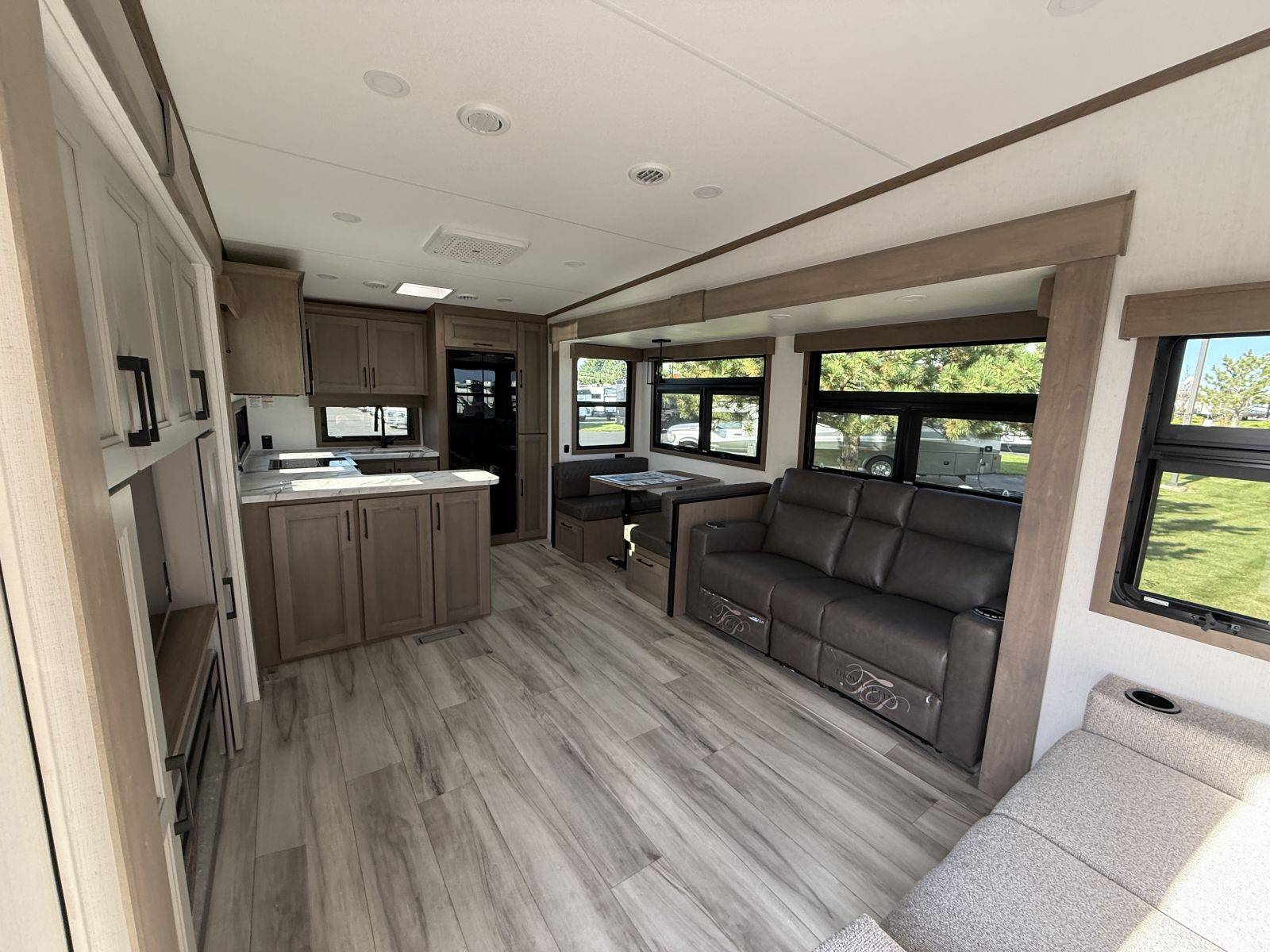 2026 KZ RV 2026 KZ RV Durango Half Ton - thumbnail 15