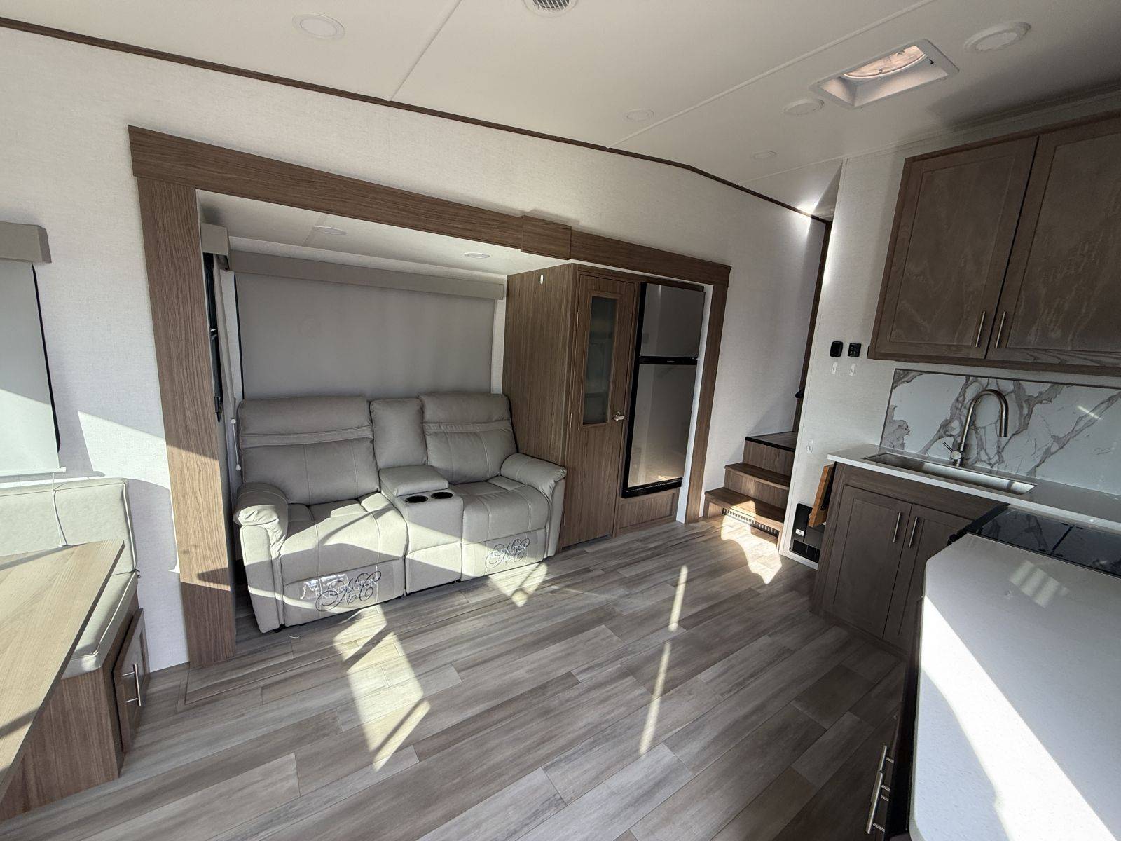 2024 Alliance RV 2024 Alliance RV Avenue - thumbnail 13