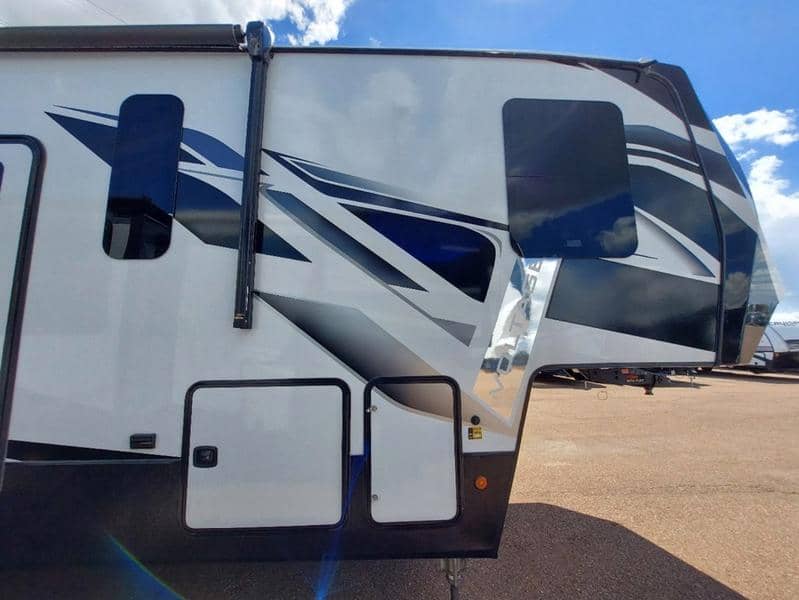 2022 Keystone RV 2022 Keystone RV Voltage - thumbnail 2