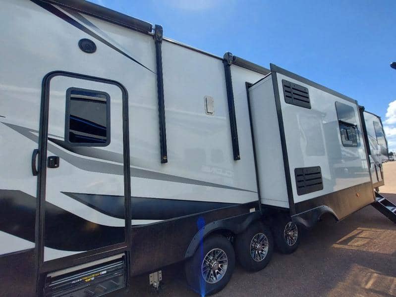 2022 Keystone RV 2022 Keystone RV Voltage - thumbnail 3