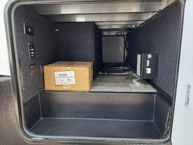 2022 Keystone RV 2022 Keystone RV Voltage - thumbnail 13