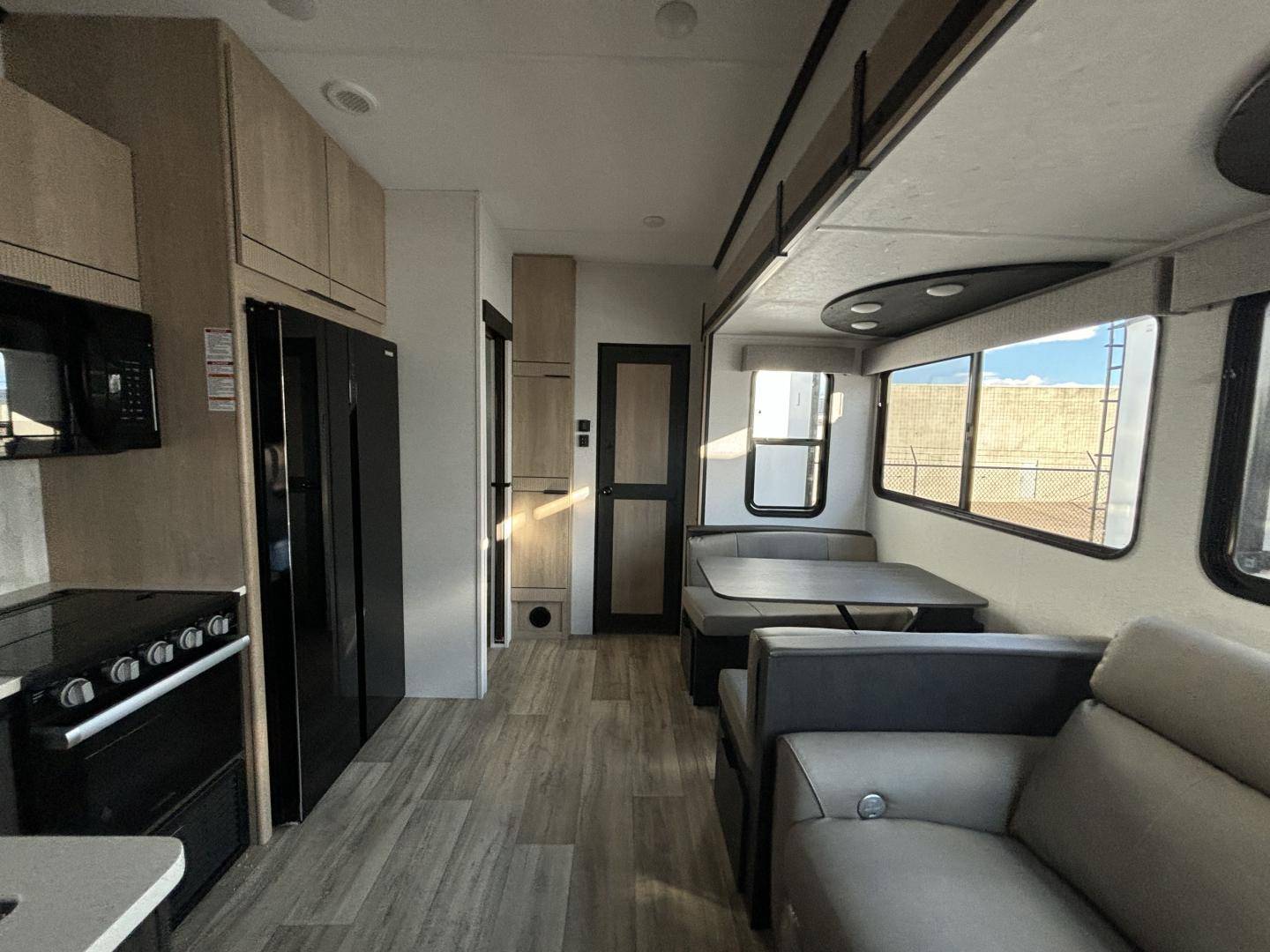 2025 Keystone RV 2025 Keystone RV Cruiser - thumbnail 11