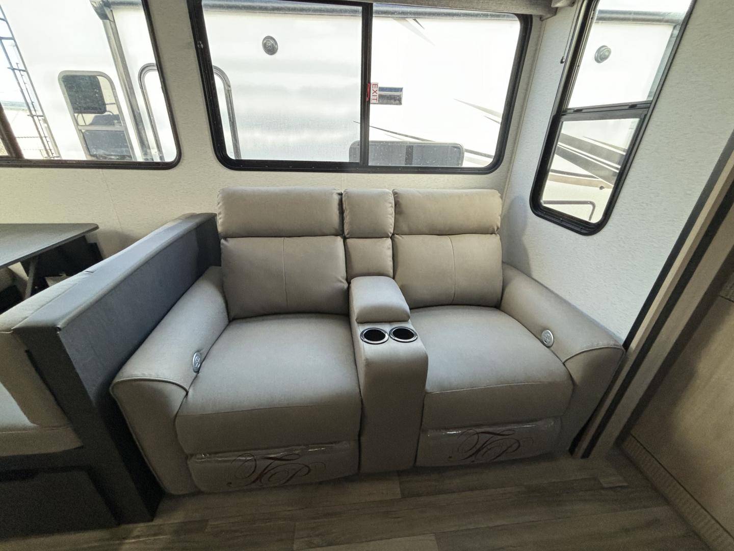 2025 Keystone RV 2025 Keystone RV Cruiser - thumbnail 21