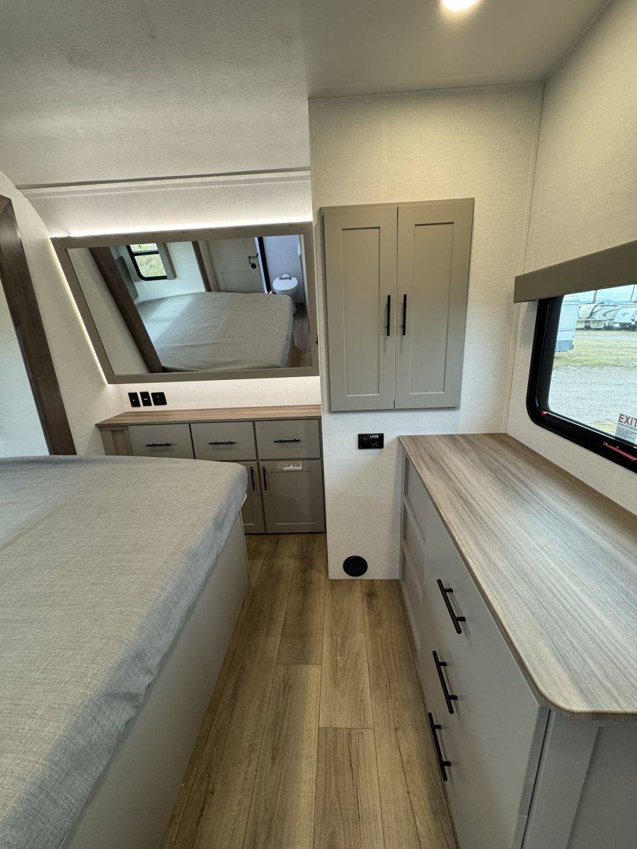 2026 Alliance RV 2026 Alliance RV Valor - thumbnail 11