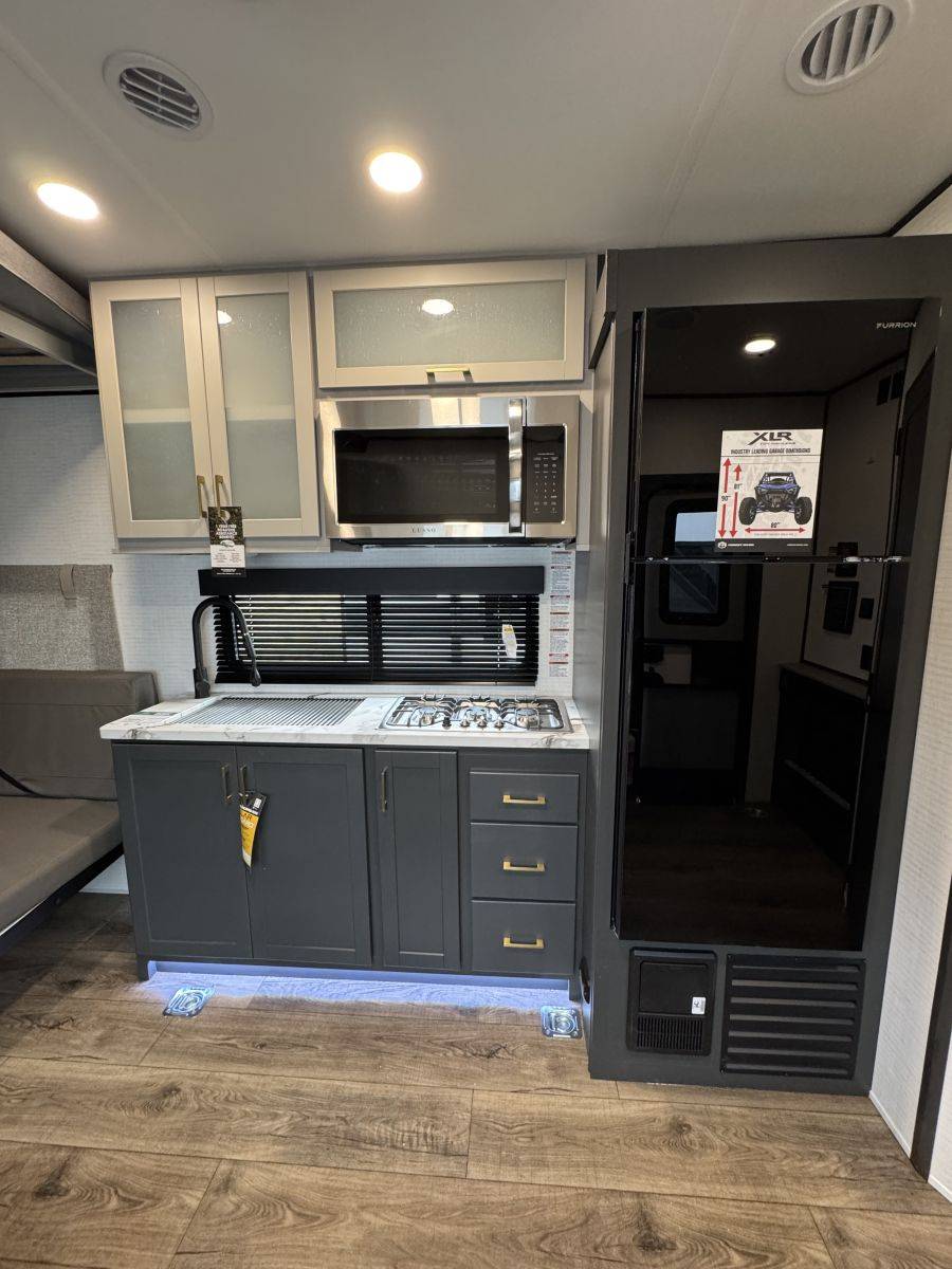 2026 Forest River RV 2026 Forest River RV Xlr Boost Toy Hauler - thumbnail 7