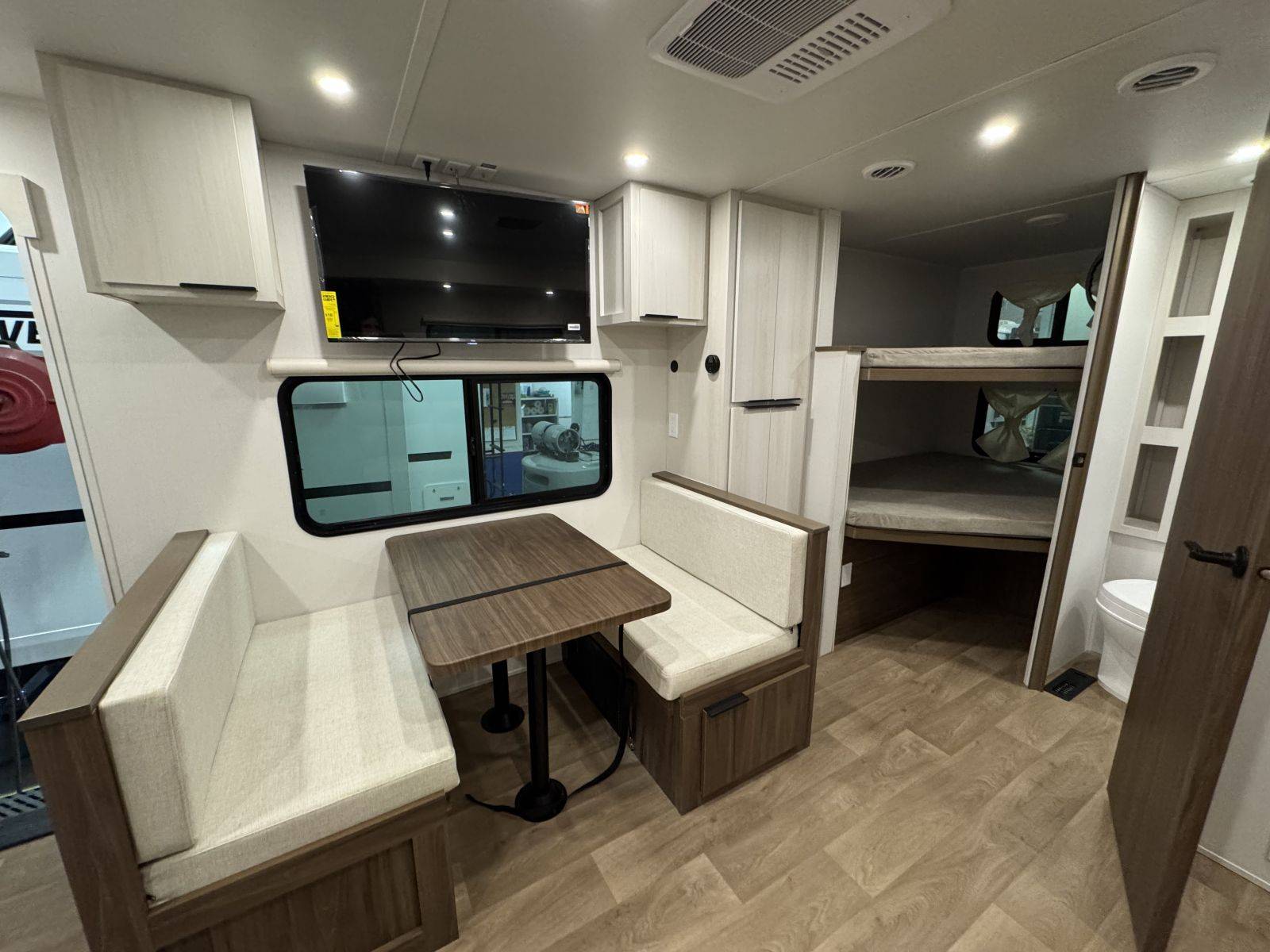 2026 Winnebago 2026 Winnebago Access - thumbnail 10