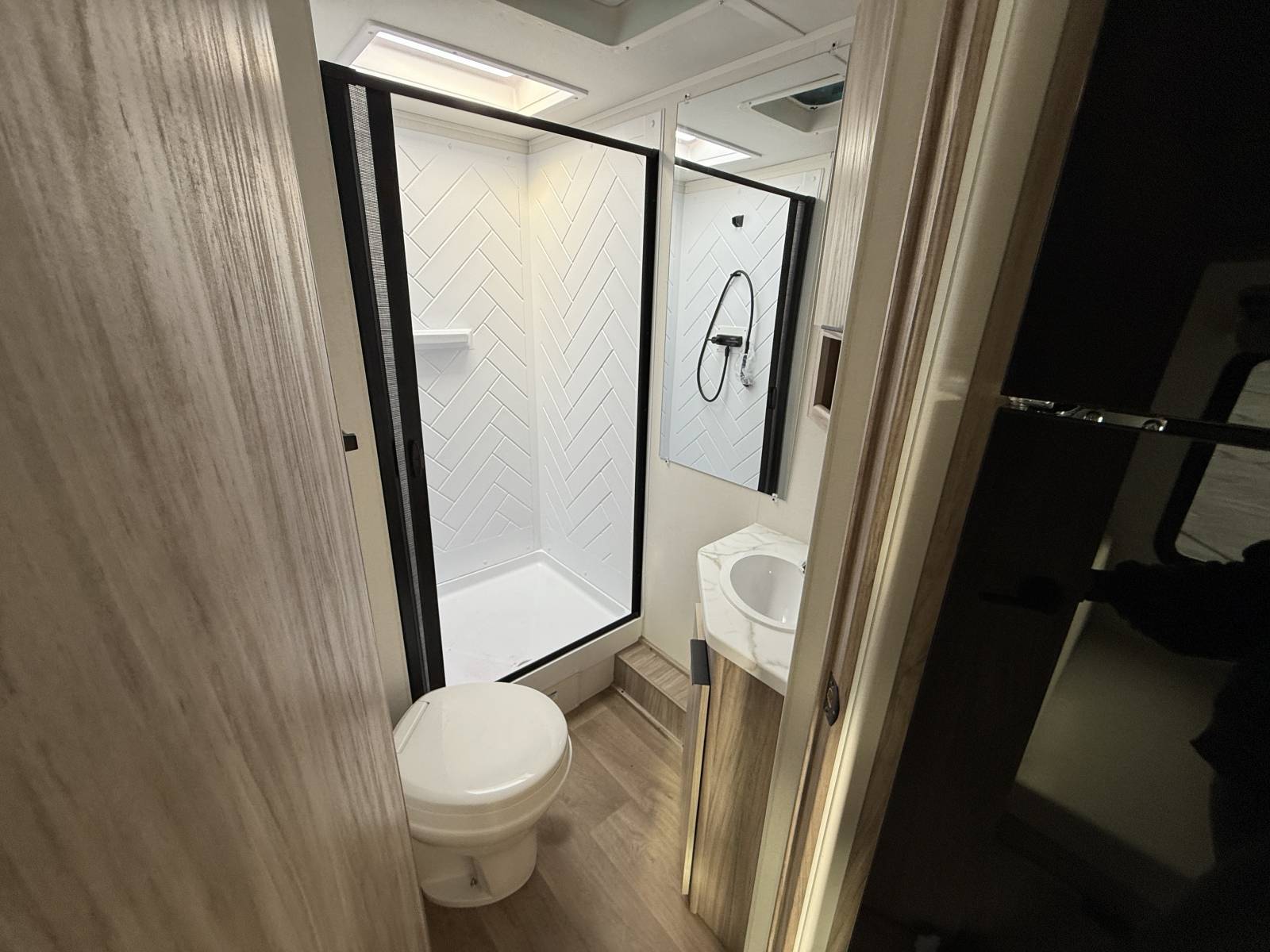 2026 Winnebago 2026 Winnebago Access - thumbnail 15