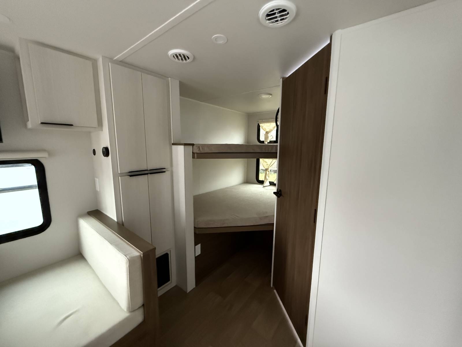 2026 Winnebago 2026 Winnebago Access - thumbnail 16