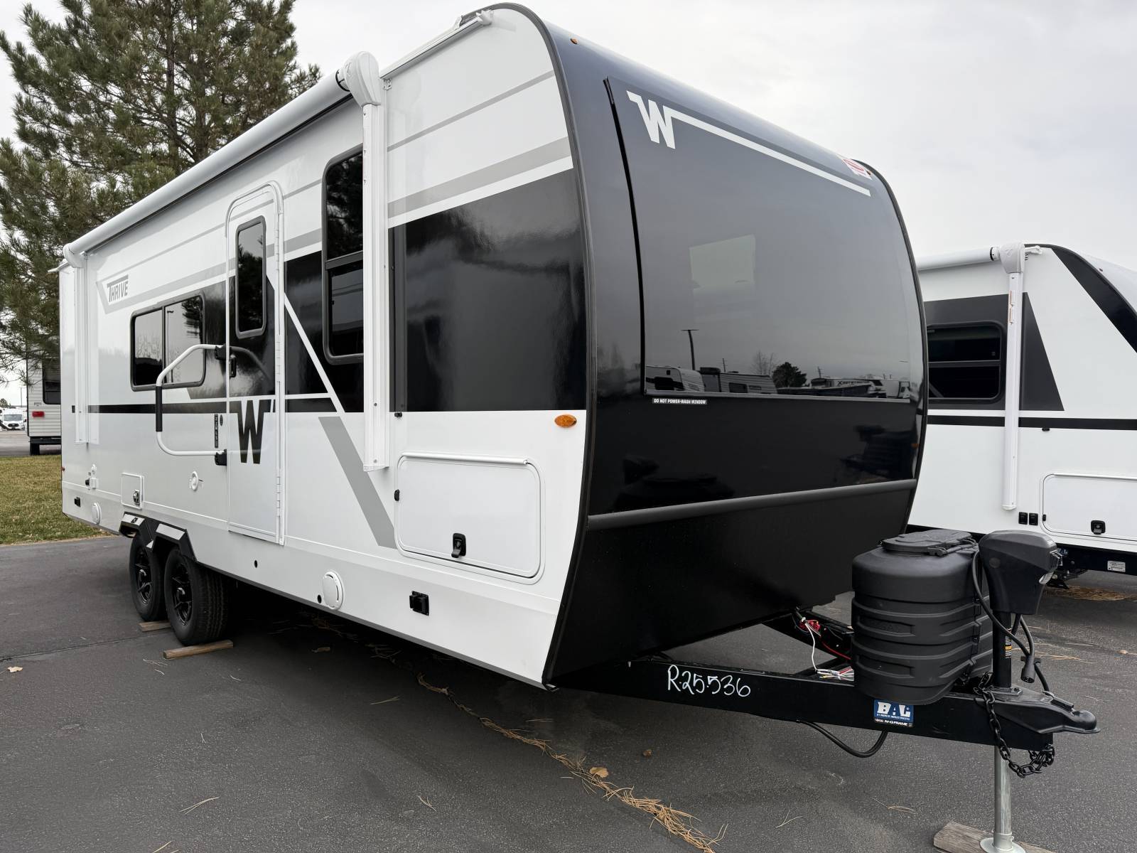 2026 Winnebago 2026 Winnebago Thrive - thumbnail 1