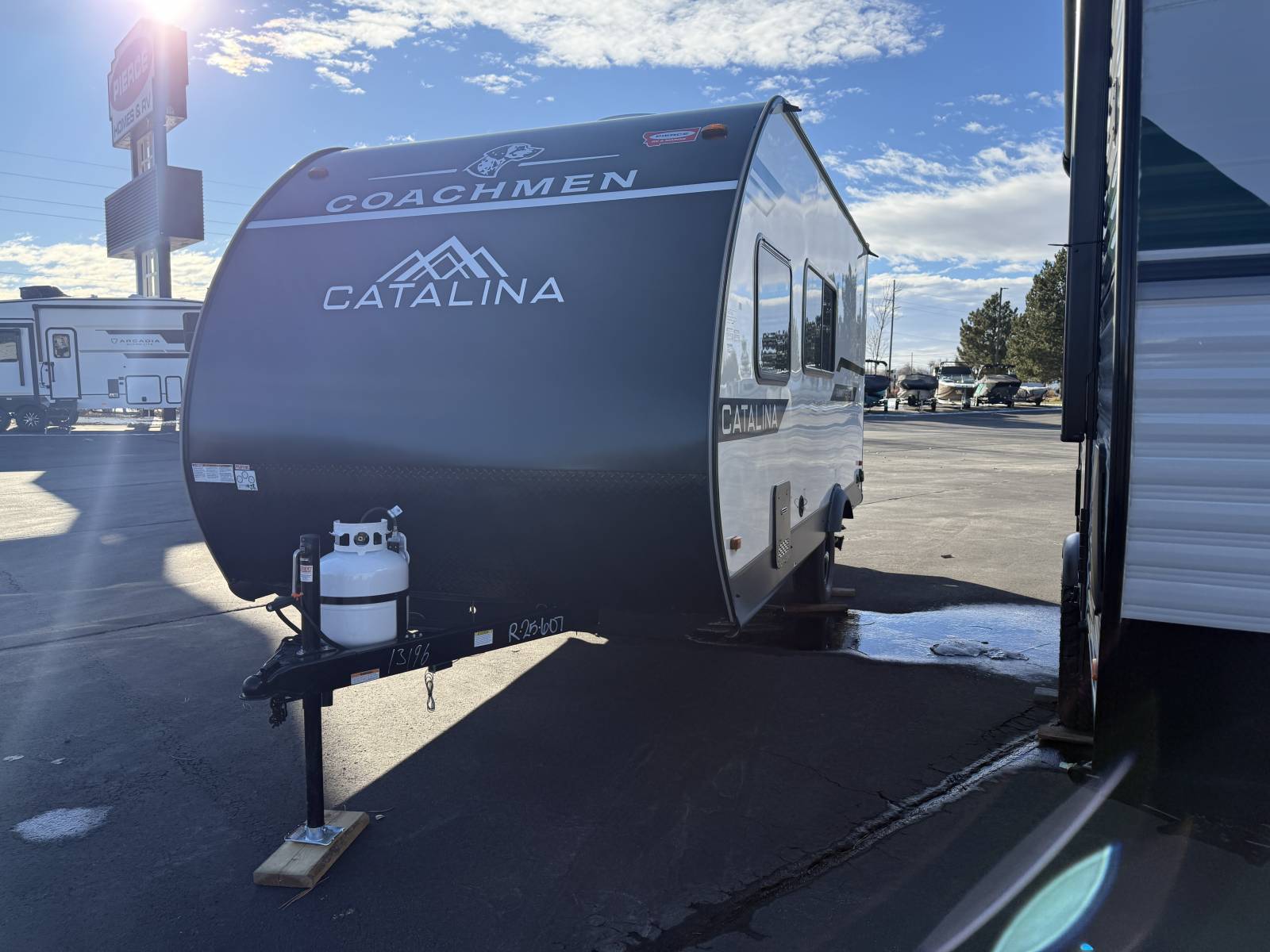 2026 Coachmen 2026 Coachmen Catalina Summit Series 7 - thumbnail 2