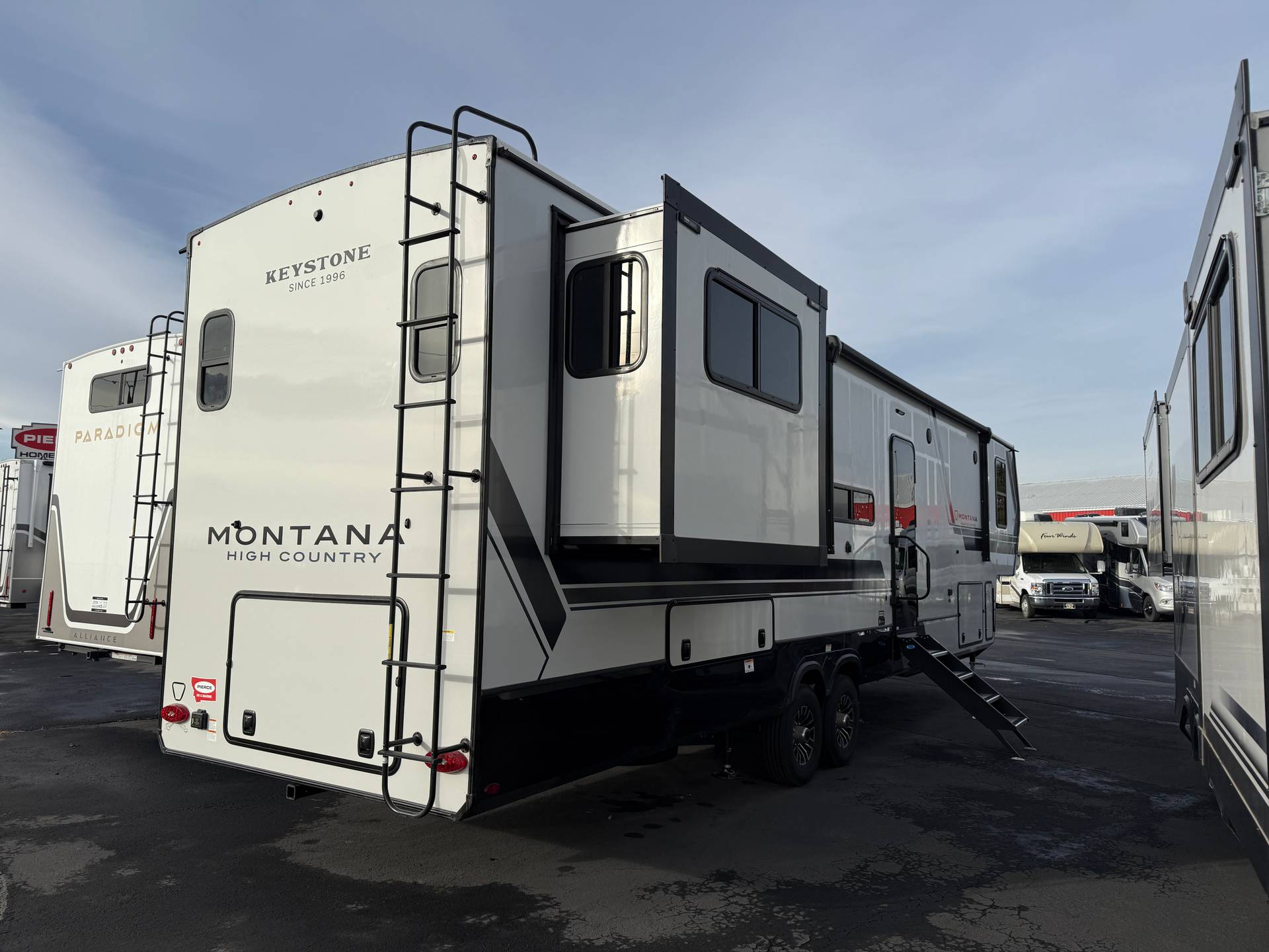 2026 Keystone RV 2026 Keystone RV Montana High Country - thumbnail 2