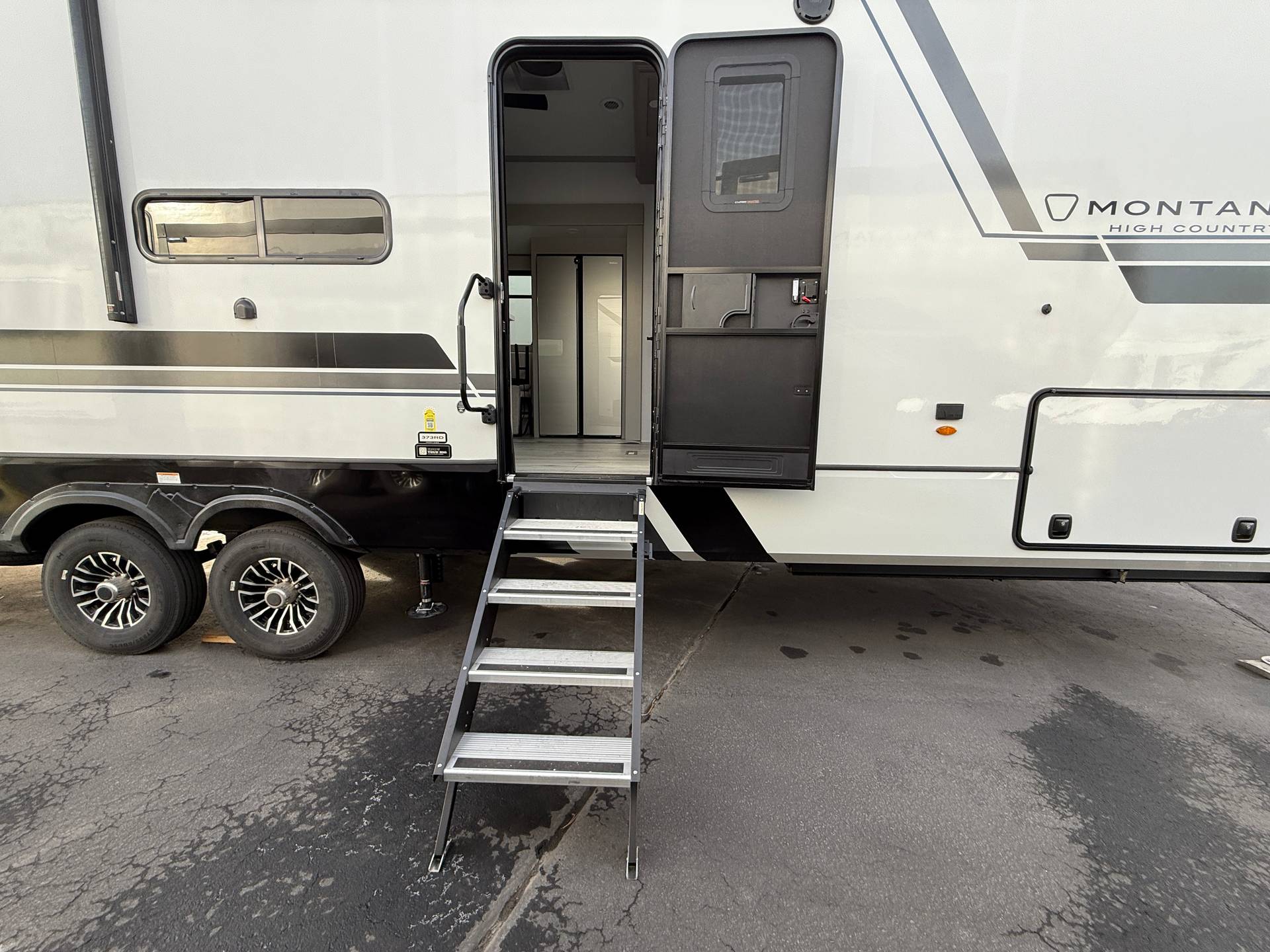 2026 Keystone RV 2026 Keystone RV Montana High Country - thumbnail 15