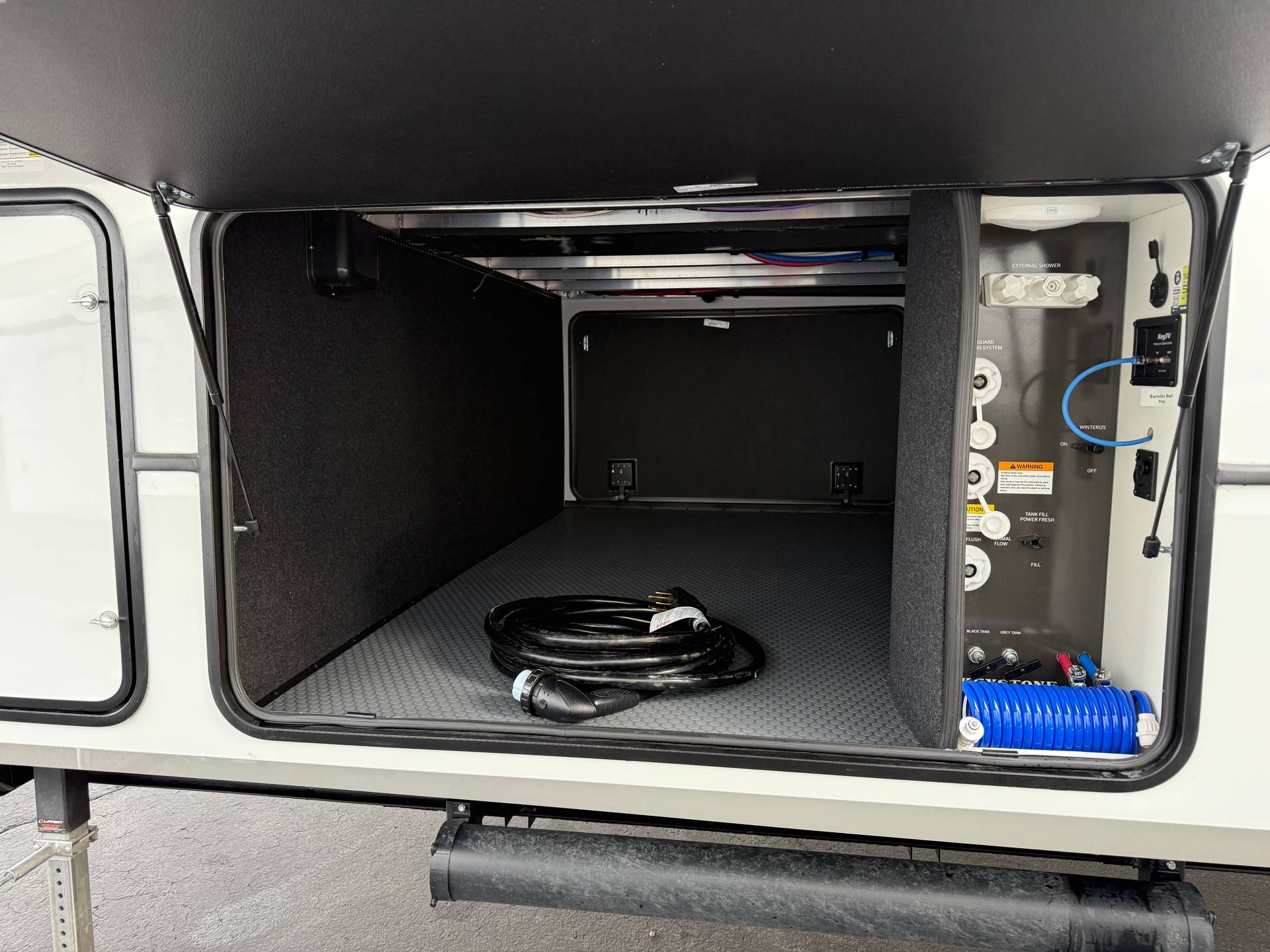 2026 Keystone RV 2026 Keystone RV Montana High Country - thumbnail 9