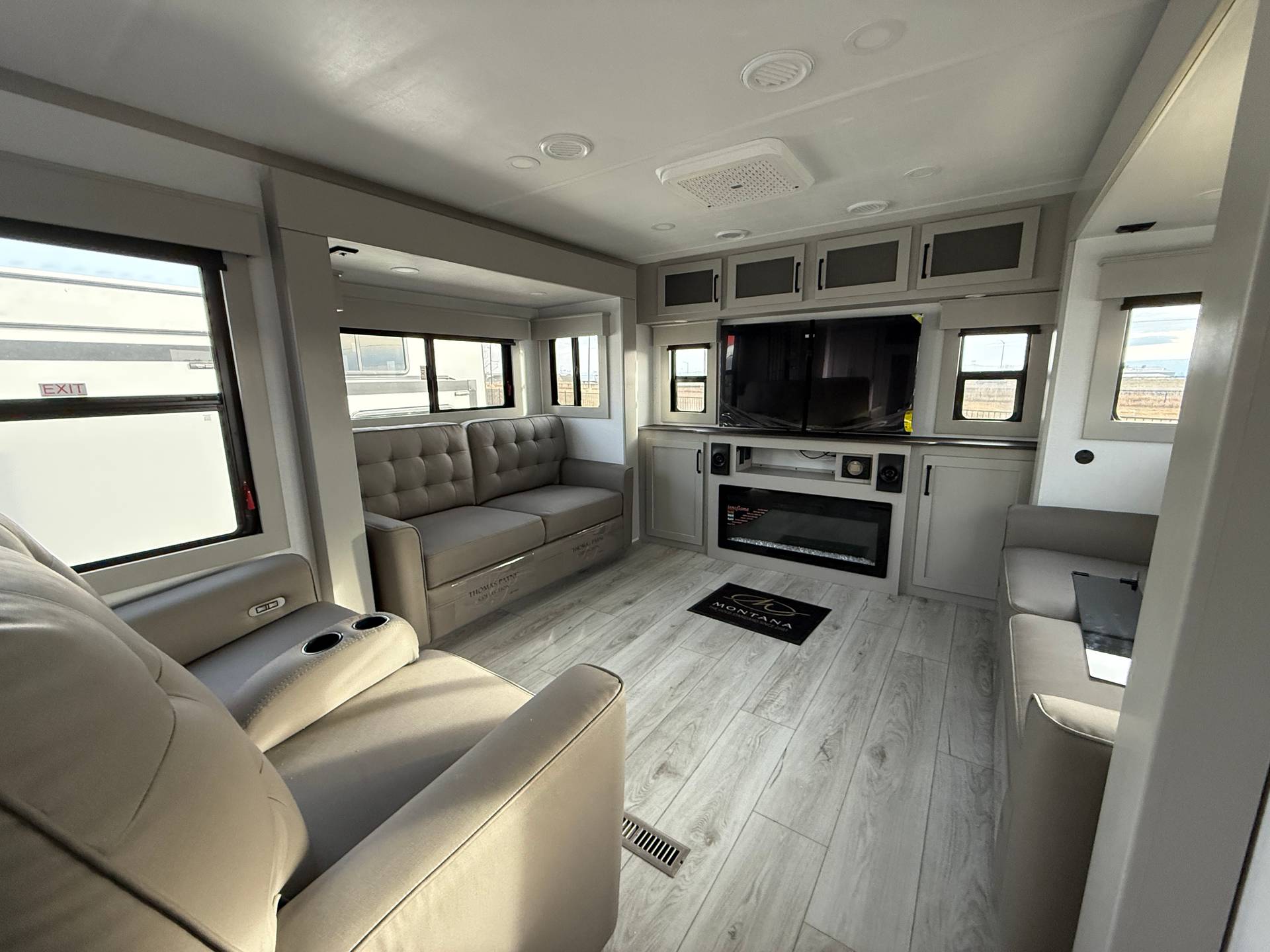 2026 Keystone RV 2026 Keystone RV Montana High Country - thumbnail 21