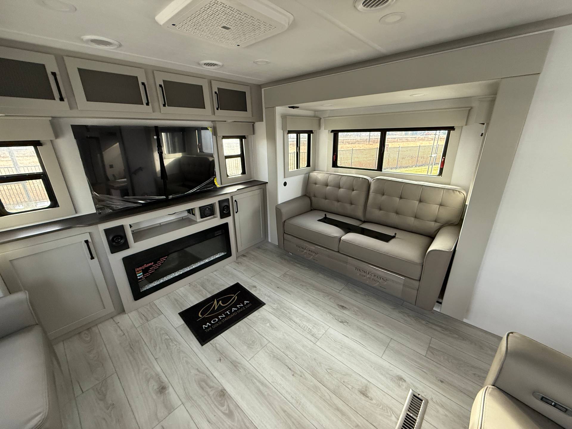 2026 Keystone RV 2026 Keystone RV Montana High Country - thumbnail 22