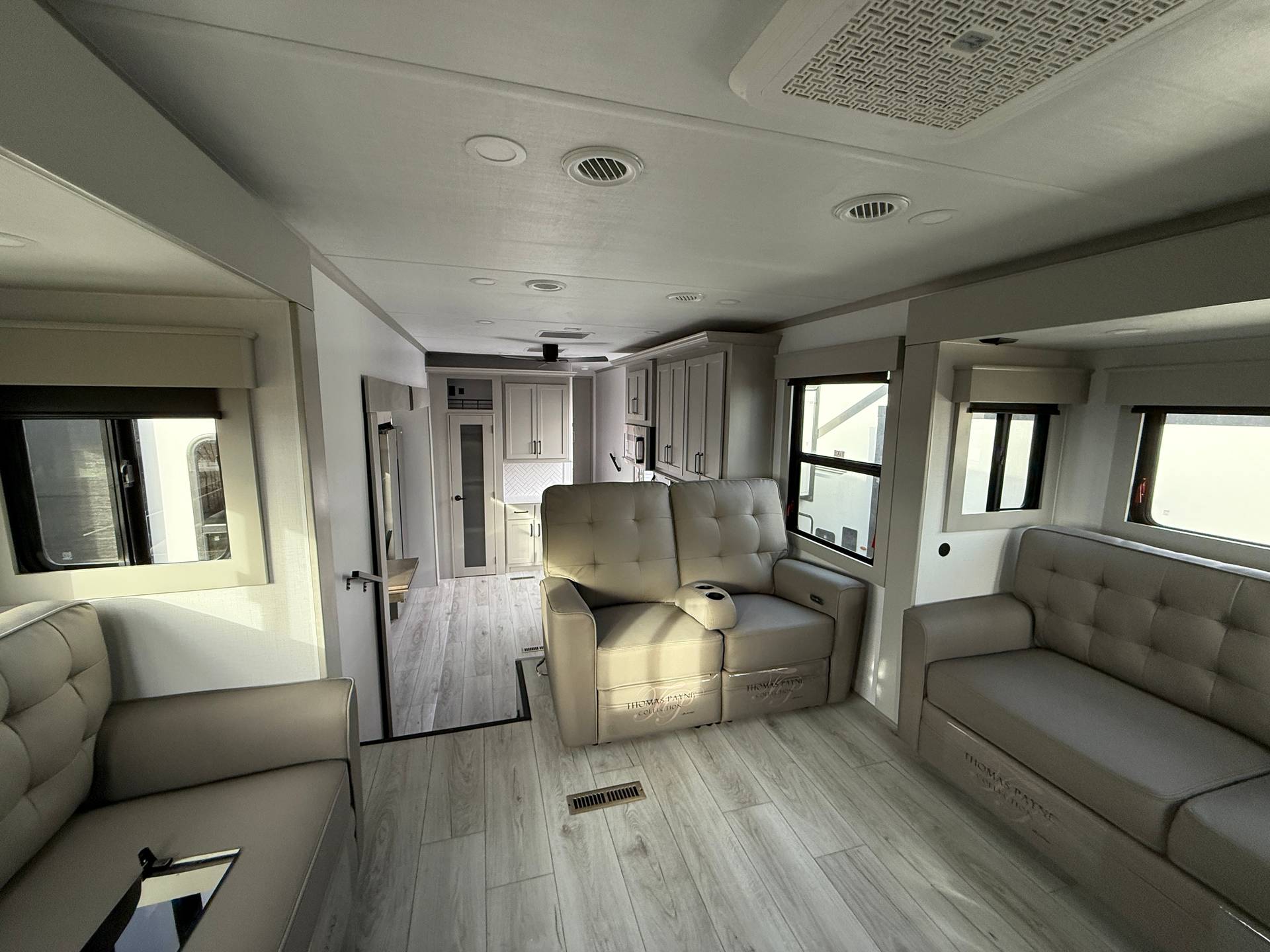 2026 Keystone RV 2026 Keystone RV Montana High Country - thumbnail 23