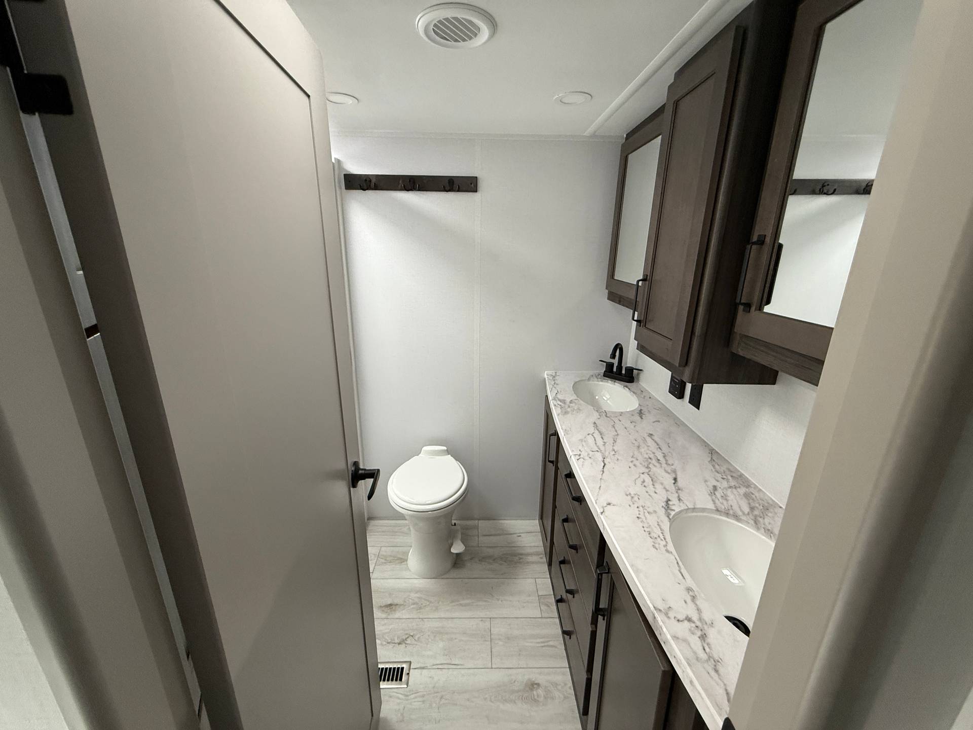 2026 Keystone RV 2026 Keystone RV Montana High Country - thumbnail 24