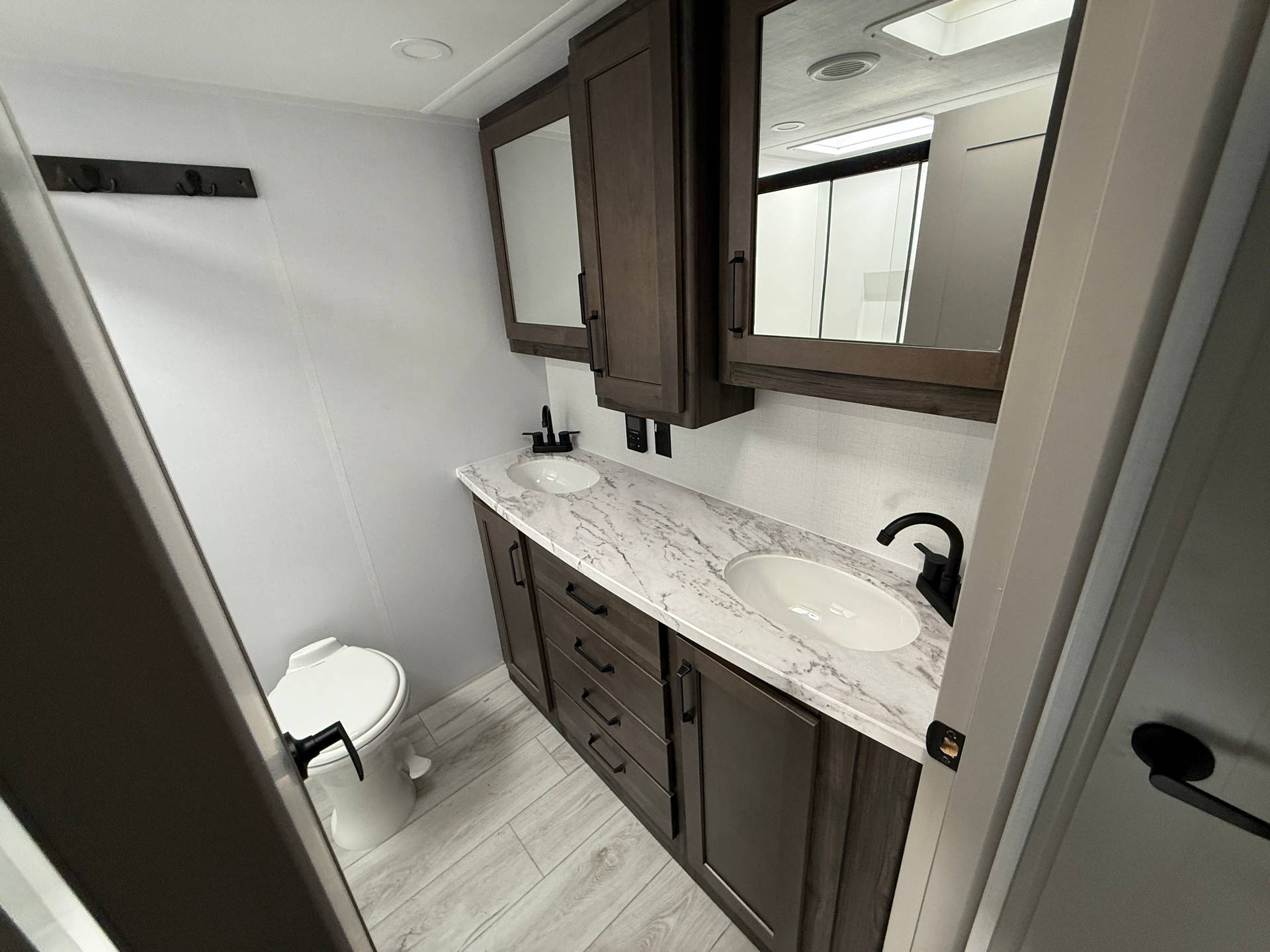 2026 Keystone RV 2026 Keystone RV Montana High Country - thumbnail 25