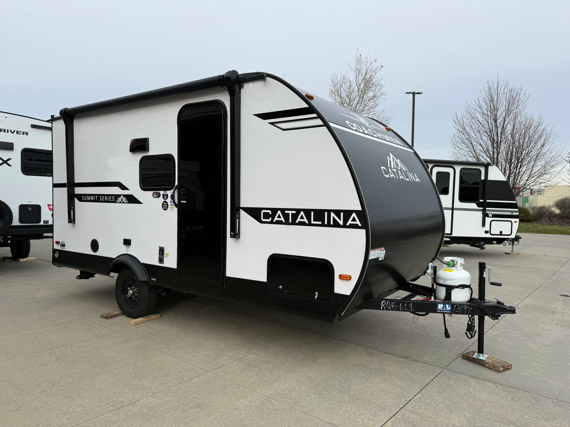 2026 Coachmen 2026 Coachmen Catalina Summit Series 7 - thumbnail 2