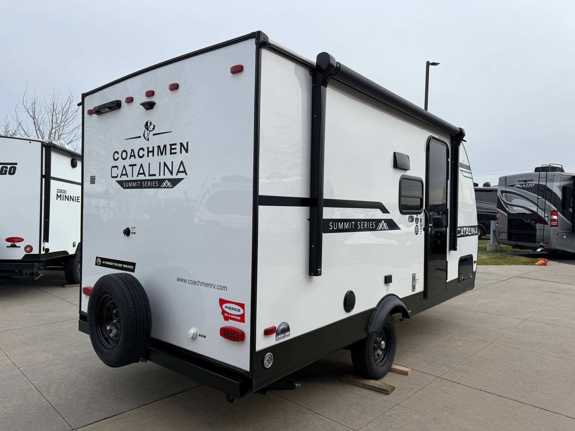 2026 Coachmen 2026 Coachmen Catalina Summit Series 7 - thumbnail 5