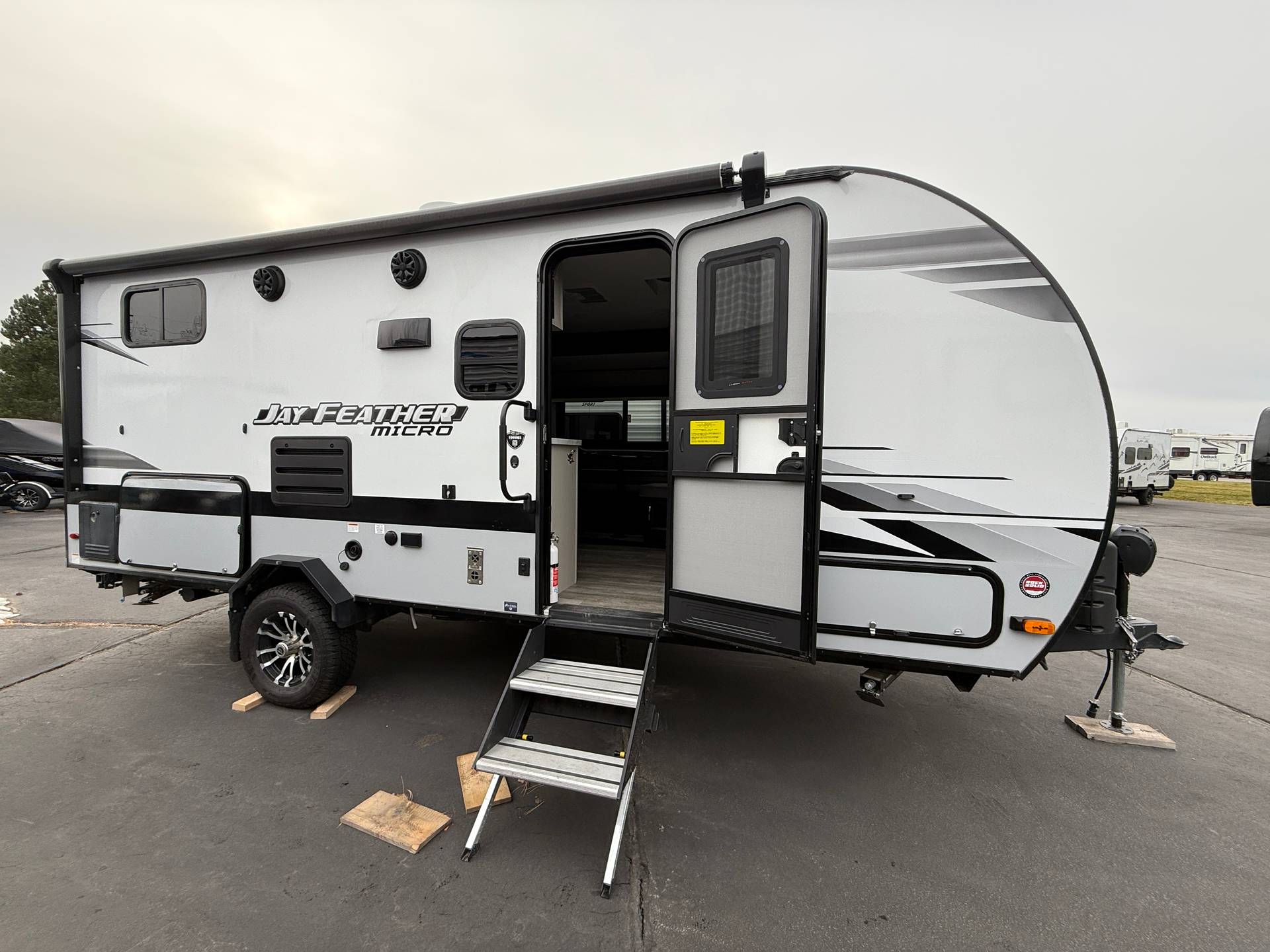 2023 Jayco 2023 Jayco Jay Feather - thumbnail 9