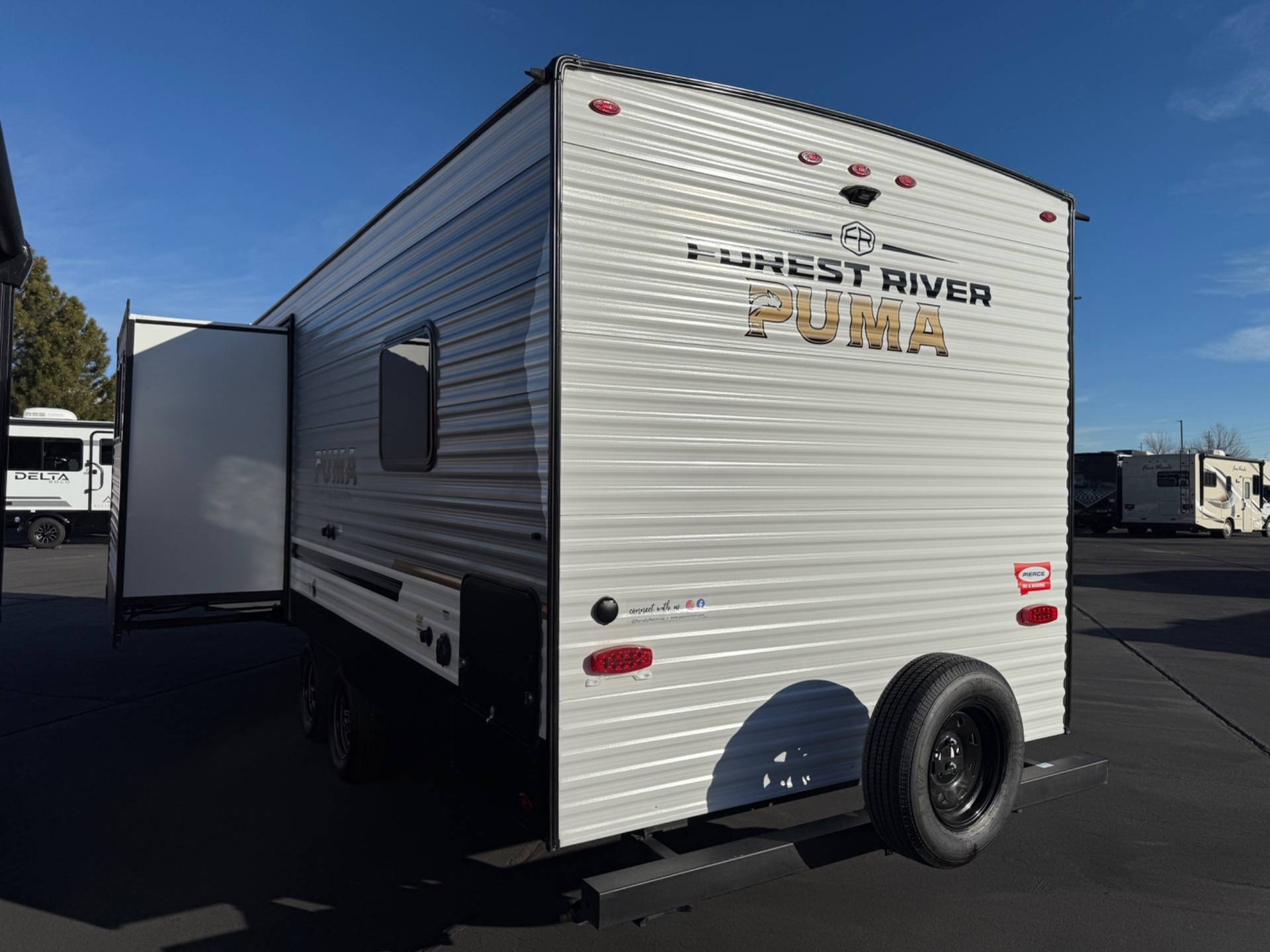 2026 Palomino 2026 Palomino Puma Camping Edition - thumbnail 3