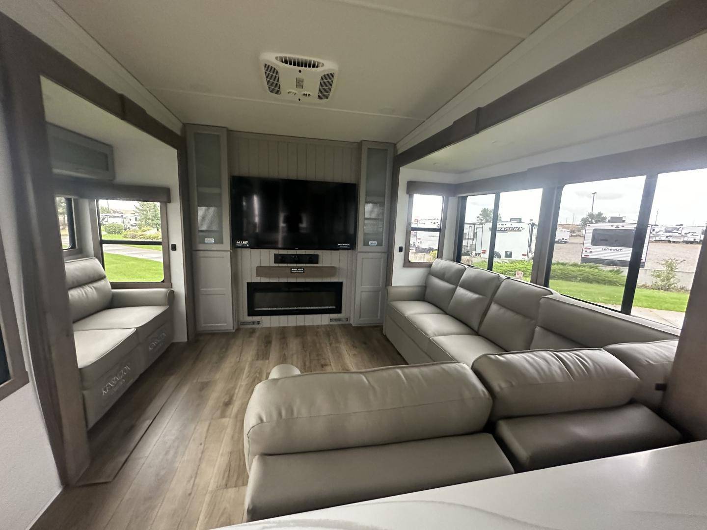 2025 Alliance RV 2025 Alliance RV Paradigm - thumbnail 21