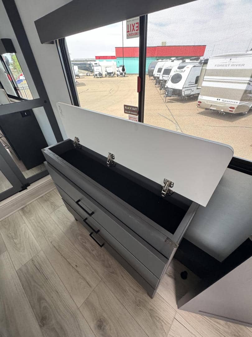 2025 Alliance RV 2025 Alliance RV Valor - thumbnail 20