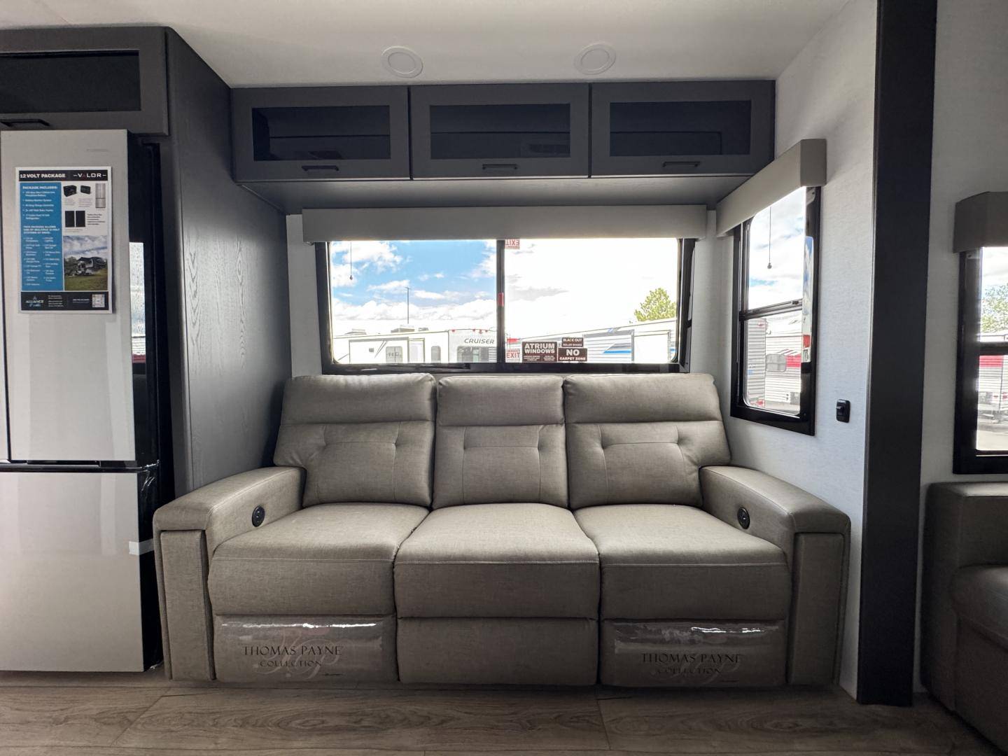 2025 Alliance RV 2025 Alliance RV Valor - thumbnail 18