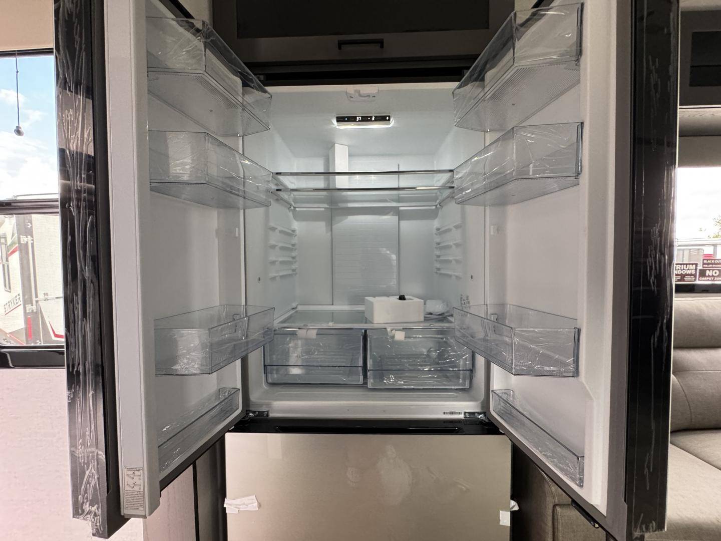 2025 Alliance RV 2025 Alliance RV Valor - thumbnail 19