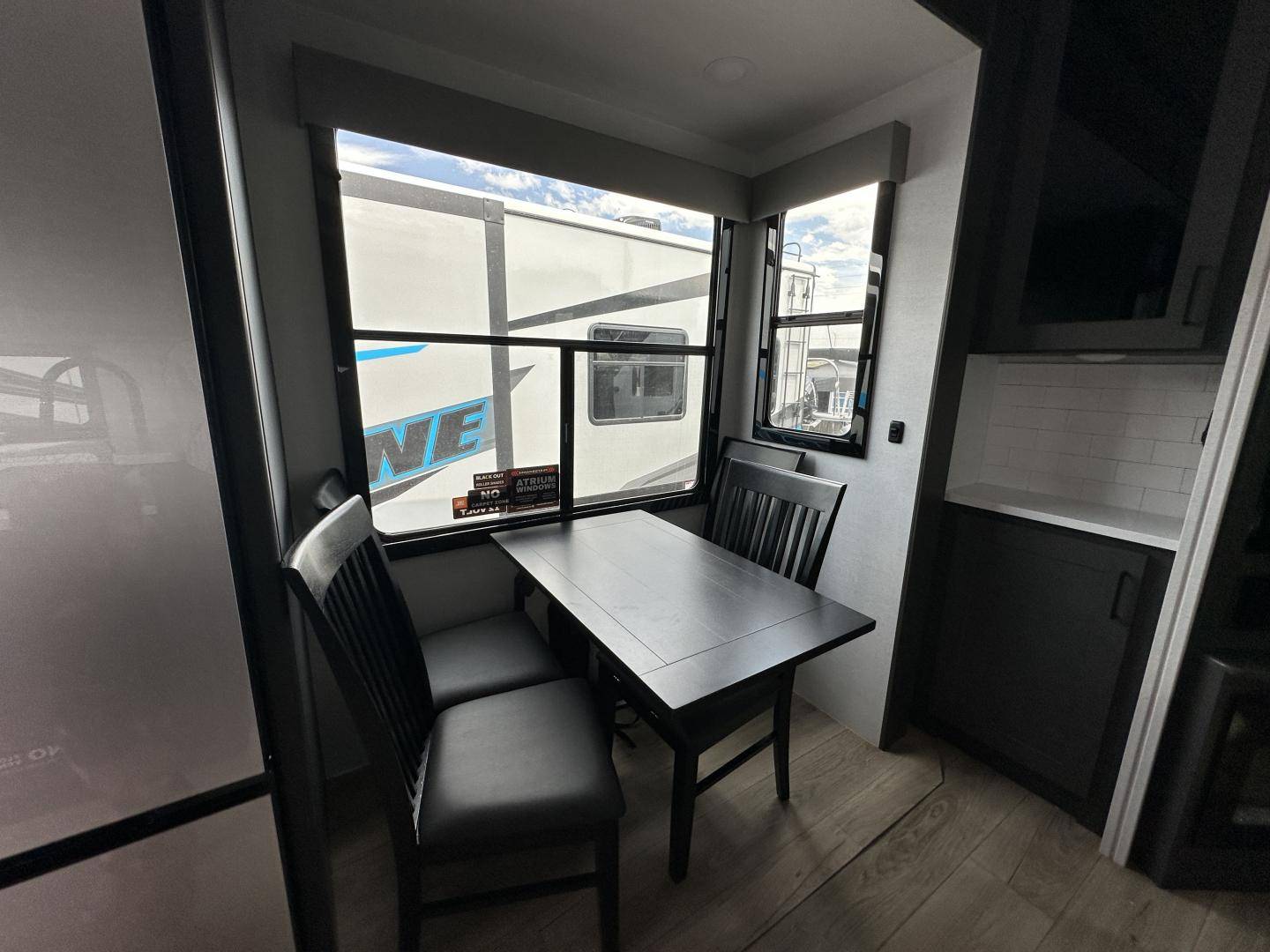 2025 Alliance RV 2025 Alliance RV Valor - thumbnail 21