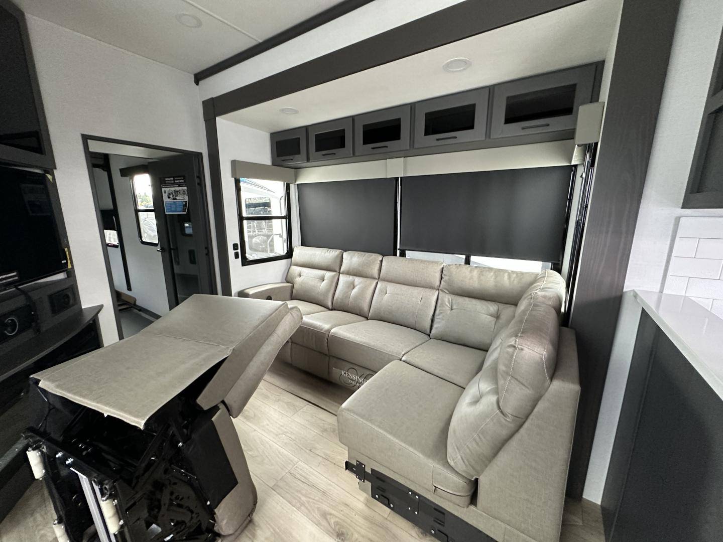 2025 Alliance RV 2025 Alliance RV Valor - thumbnail 22